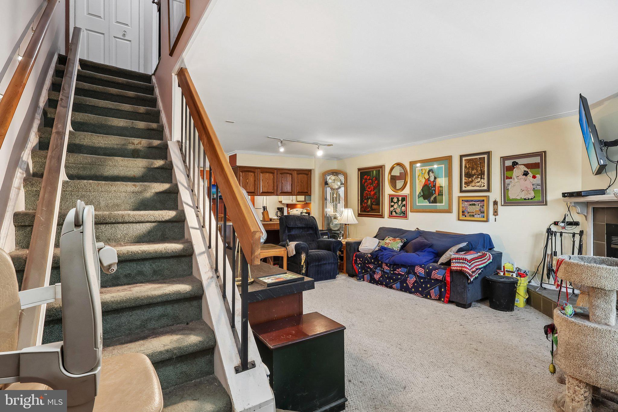 119 MACINTOSH COURT