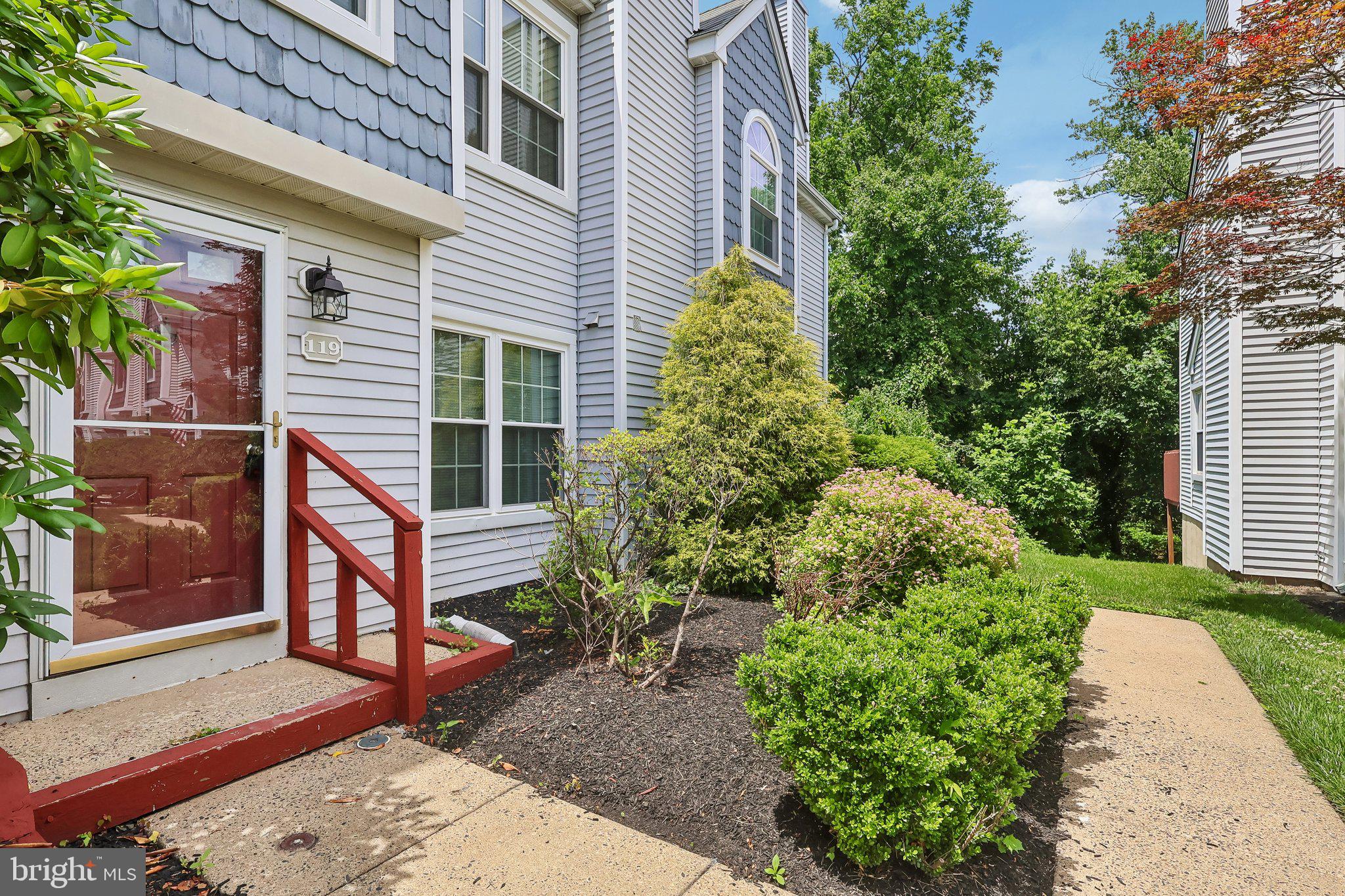 119 MACINTOSH COURT