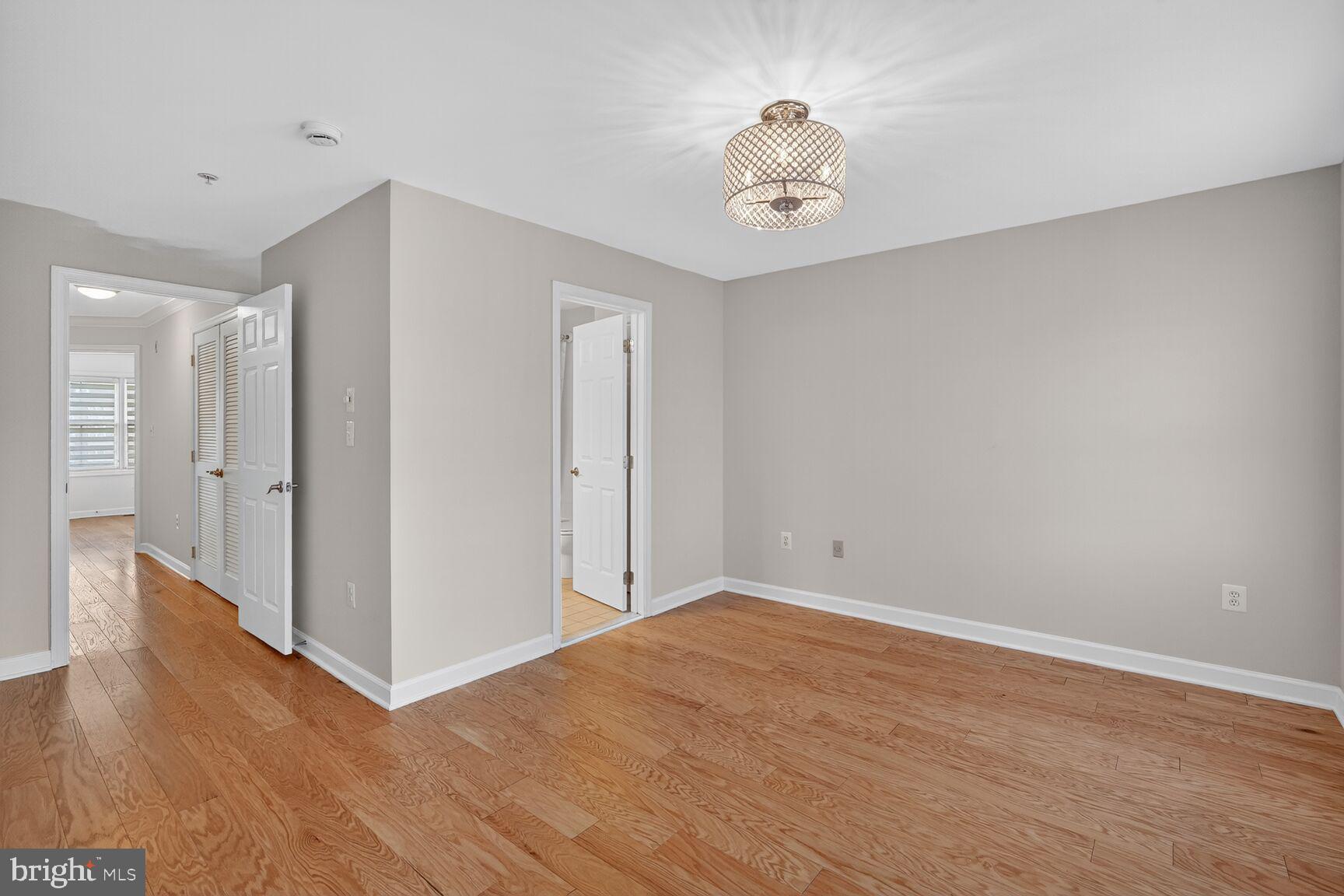 KING FARM VILLAGE CENTER - Residential Lease