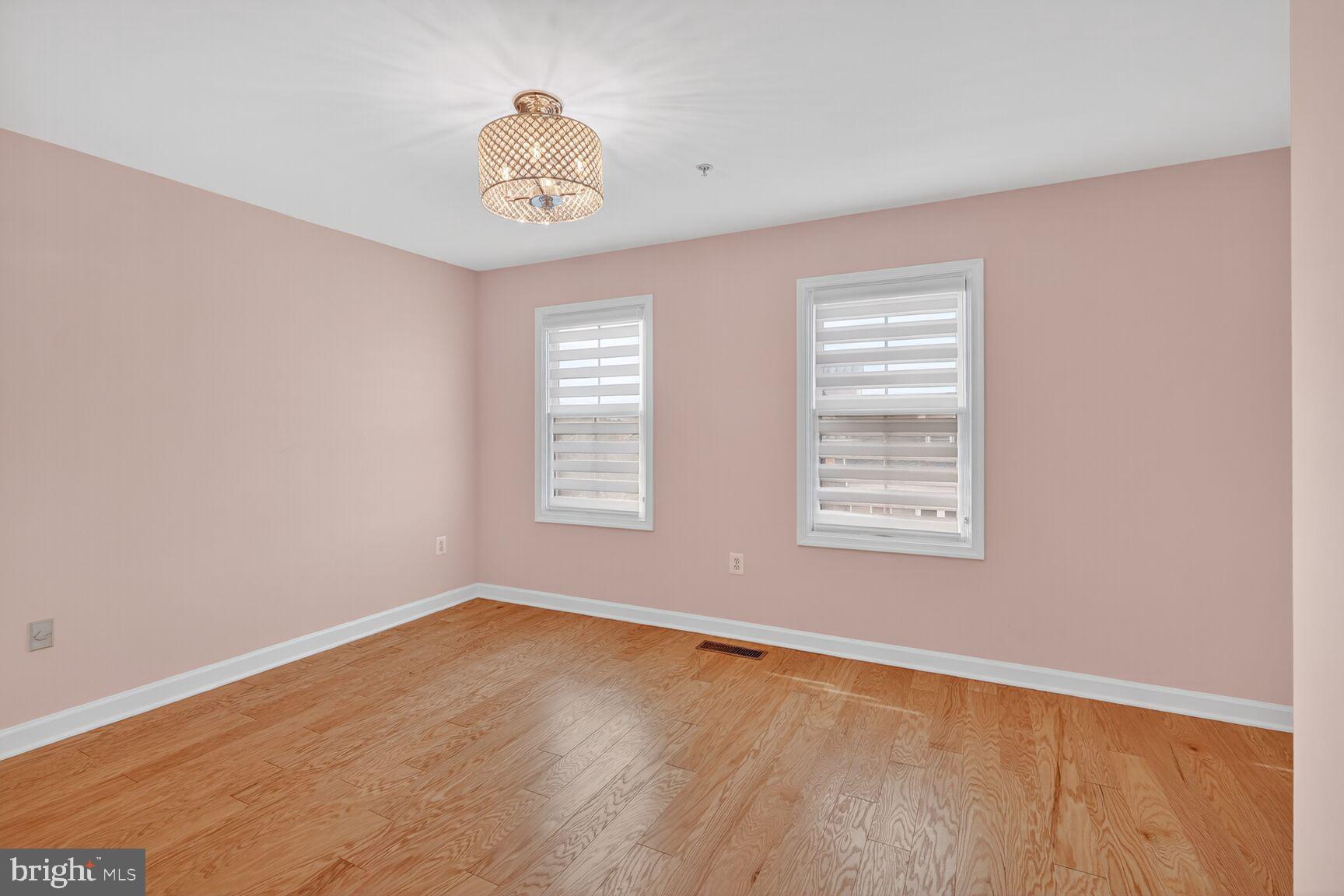 KING FARM VILLAGE CENTER - Residential Lease