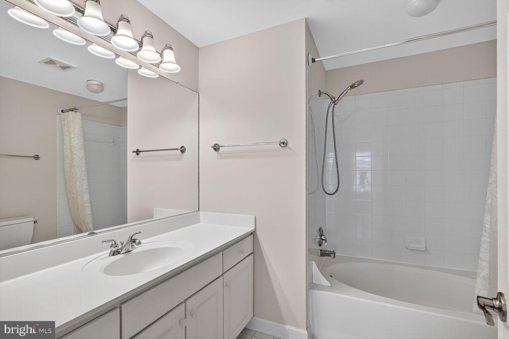 KING FARM VILLAGE CENTER - Residential Lease