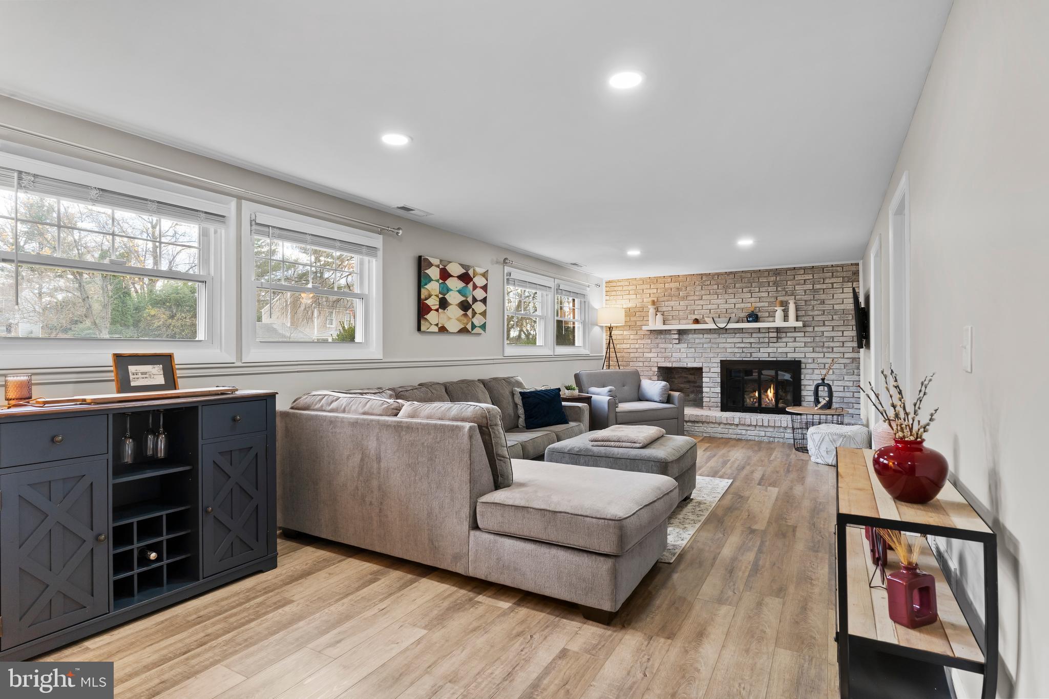 COUNTRYSIDE - Residential