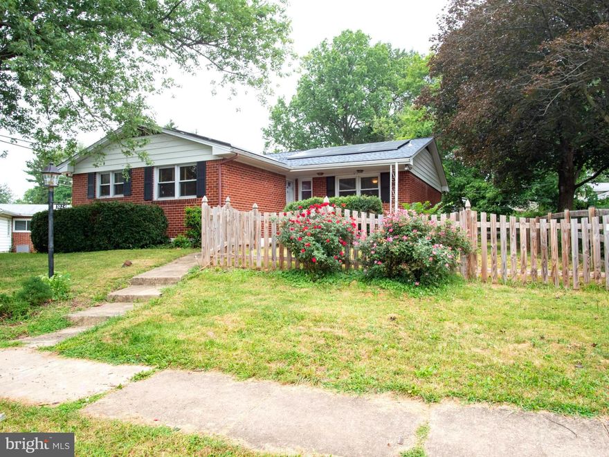 SPACIOUS L-SHAPED RANCHER HAS 3BRS/3FULL BATHS. NEW ARCHITECTURAL SHINGLE ROOF & HVAC. VINYL WINDOWS. RECENT KITCHEN HAS MAPLE CABINETS, GRANITE & STAINLESS/BLACK APPLIANCES. WOOD FLRS. FINISHED BASEMENT HAS HUGE REC ROOM, GLASS BLOCK WINDOWS, RECESSED LTS & SAFE, 2 BONUS RMS, LAUNDRY/UTILITY & W/I CLOSET. COMPOSITE DECK WITH AWNING. LEVEL FENCED YARD & SHED. LEASED SOLAR PANELS.1 YR WARRANTY.
