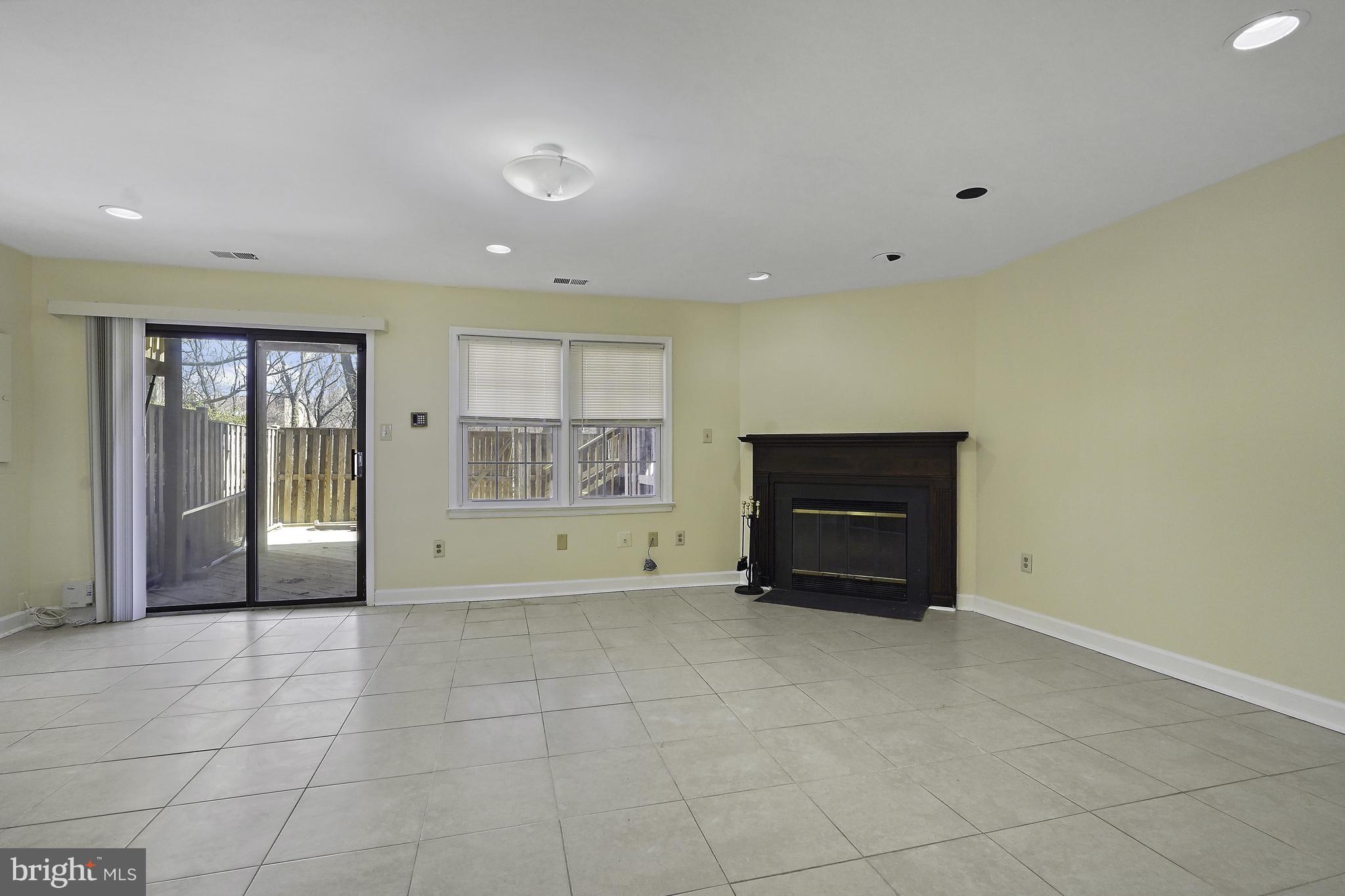 WOODSTONE - Residential Lease