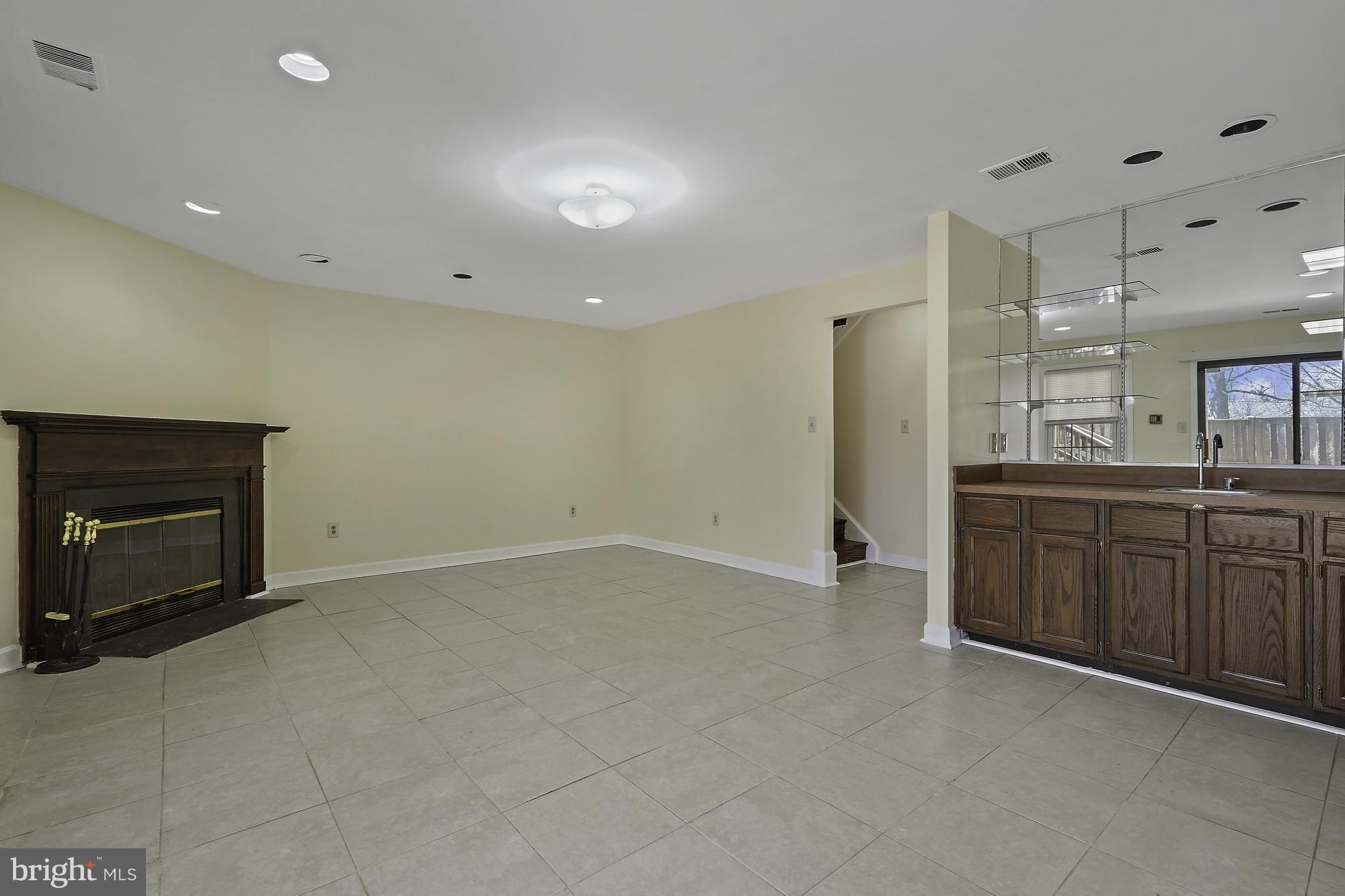 WOODSTONE - Residential Lease