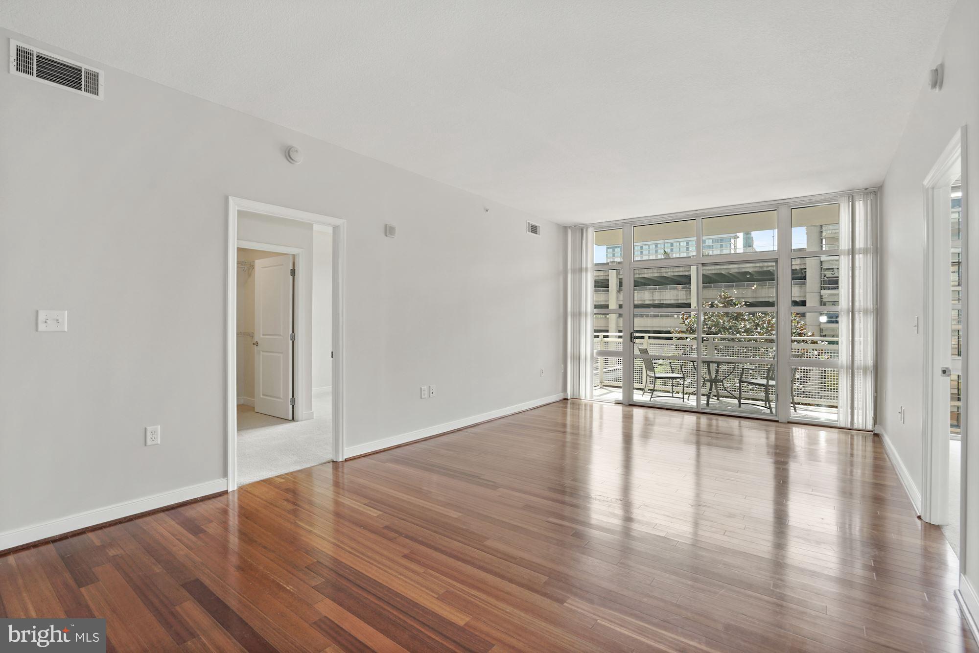 NATIONAL HARBOR - Residential Lease