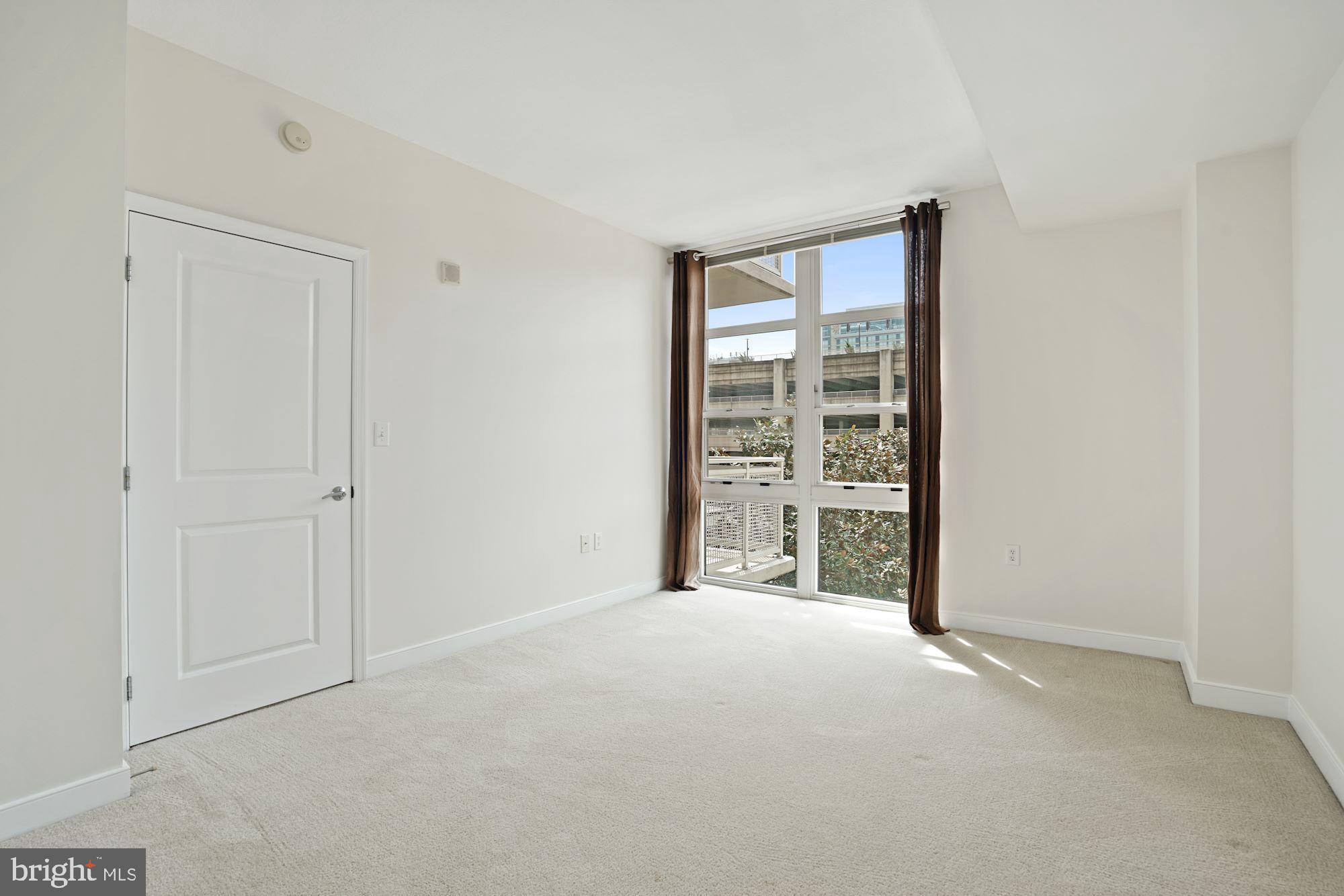 NATIONAL HARBOR - Residential Lease