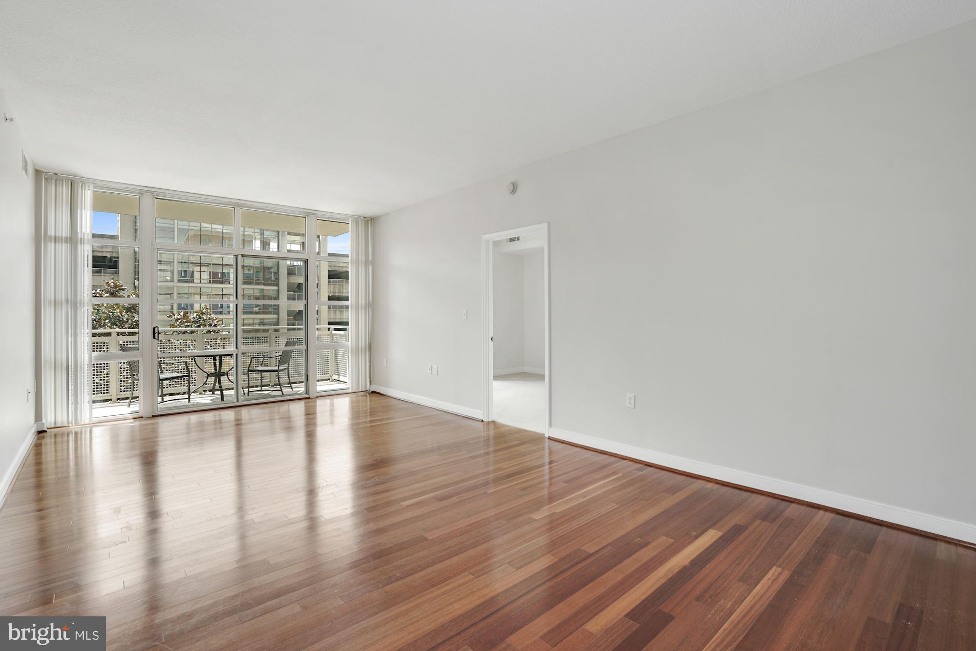 NATIONAL HARBOR - Residential Lease