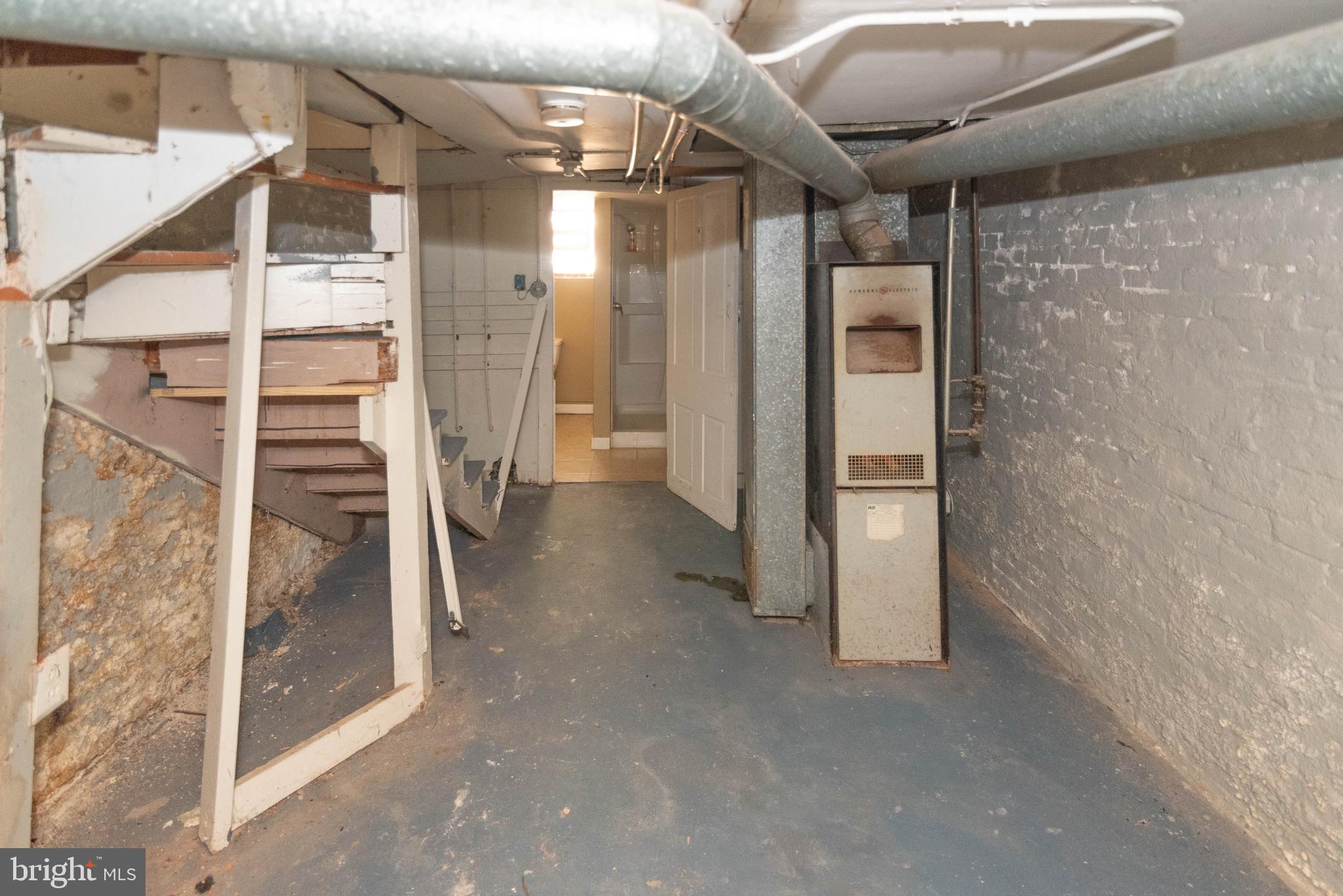 WASHINGTON VILLAGE - Residential