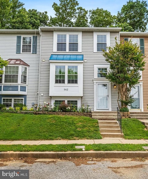 Townhouse For Sale - 942 Gaming Square<br/> HAMPSTEAD, MD 21074