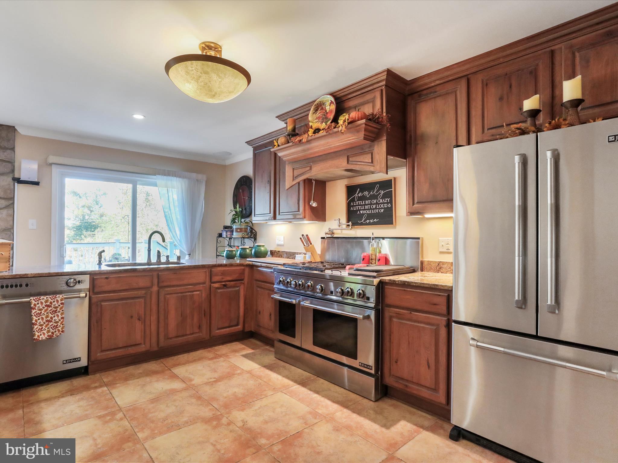 ASHTON FOREST - Residential