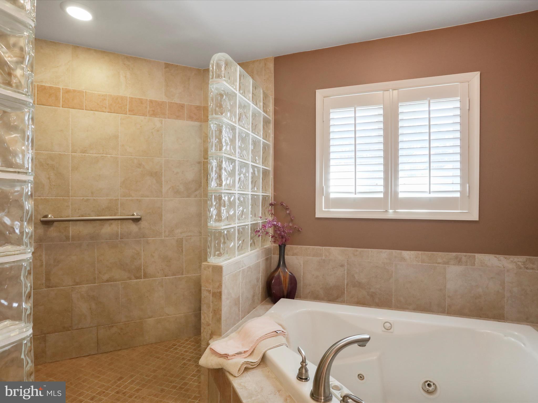 ASHTON FOREST - Residential