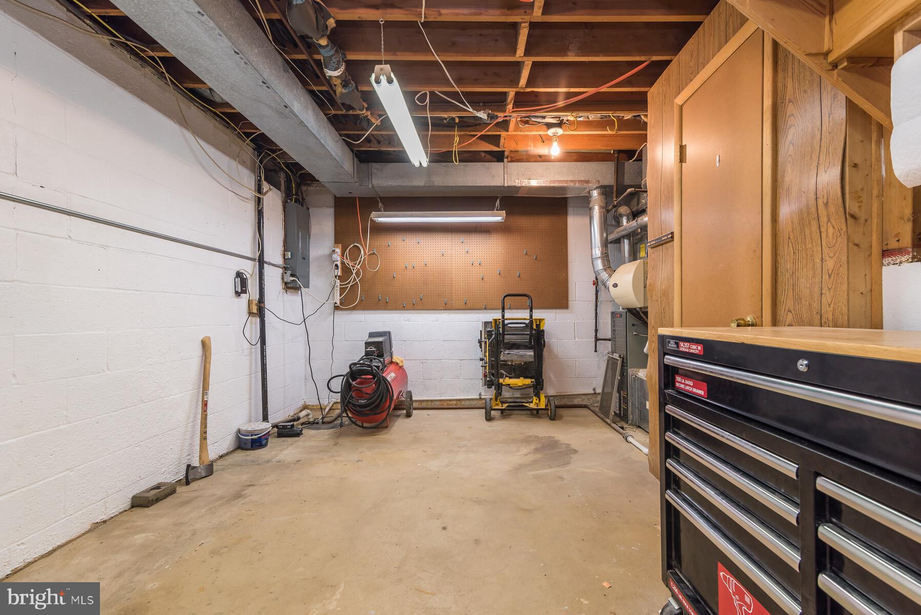 BRYANT WOODS - Residential