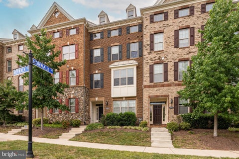 Townhouse For Rent - 22635 Norwalk Square<br/> Loudoun County, ASHBURN, VA 20148
