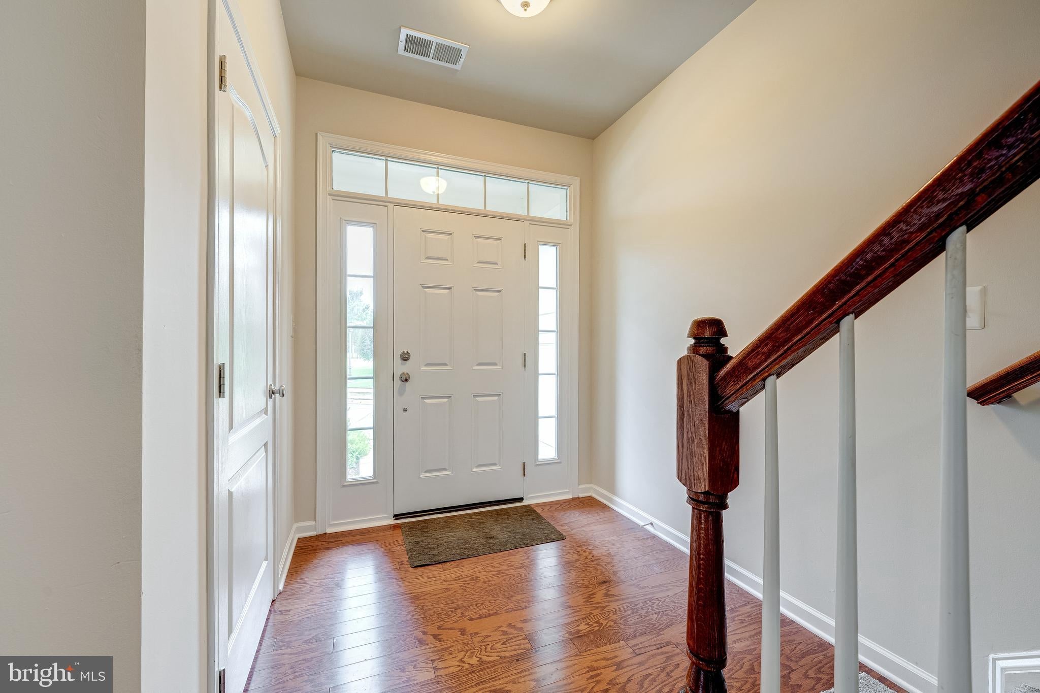 22635 NORWALK SQUARE