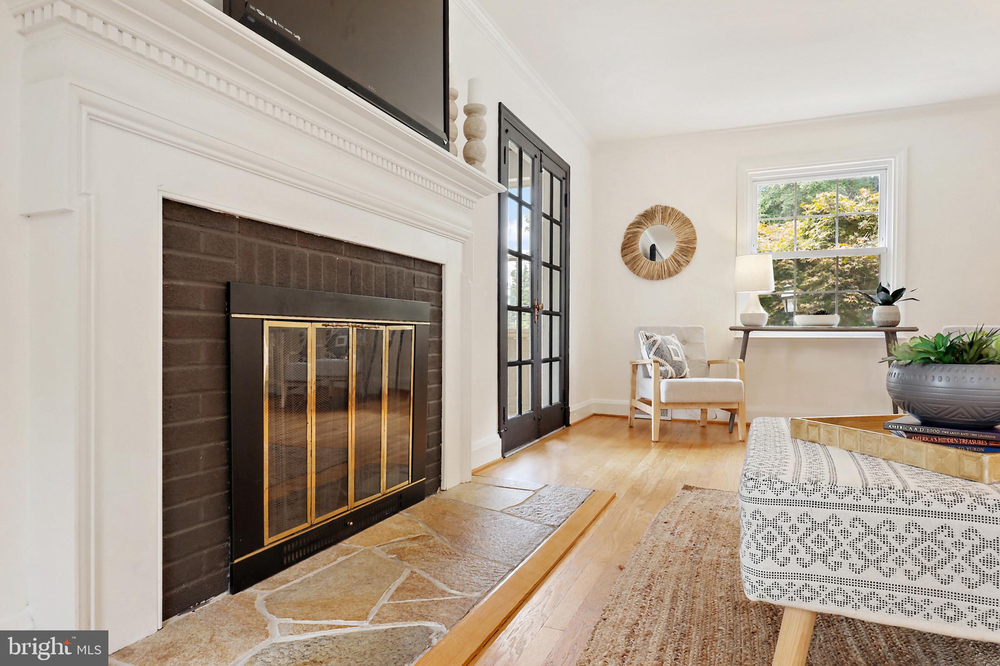 WINDSOR  MILL - Residential