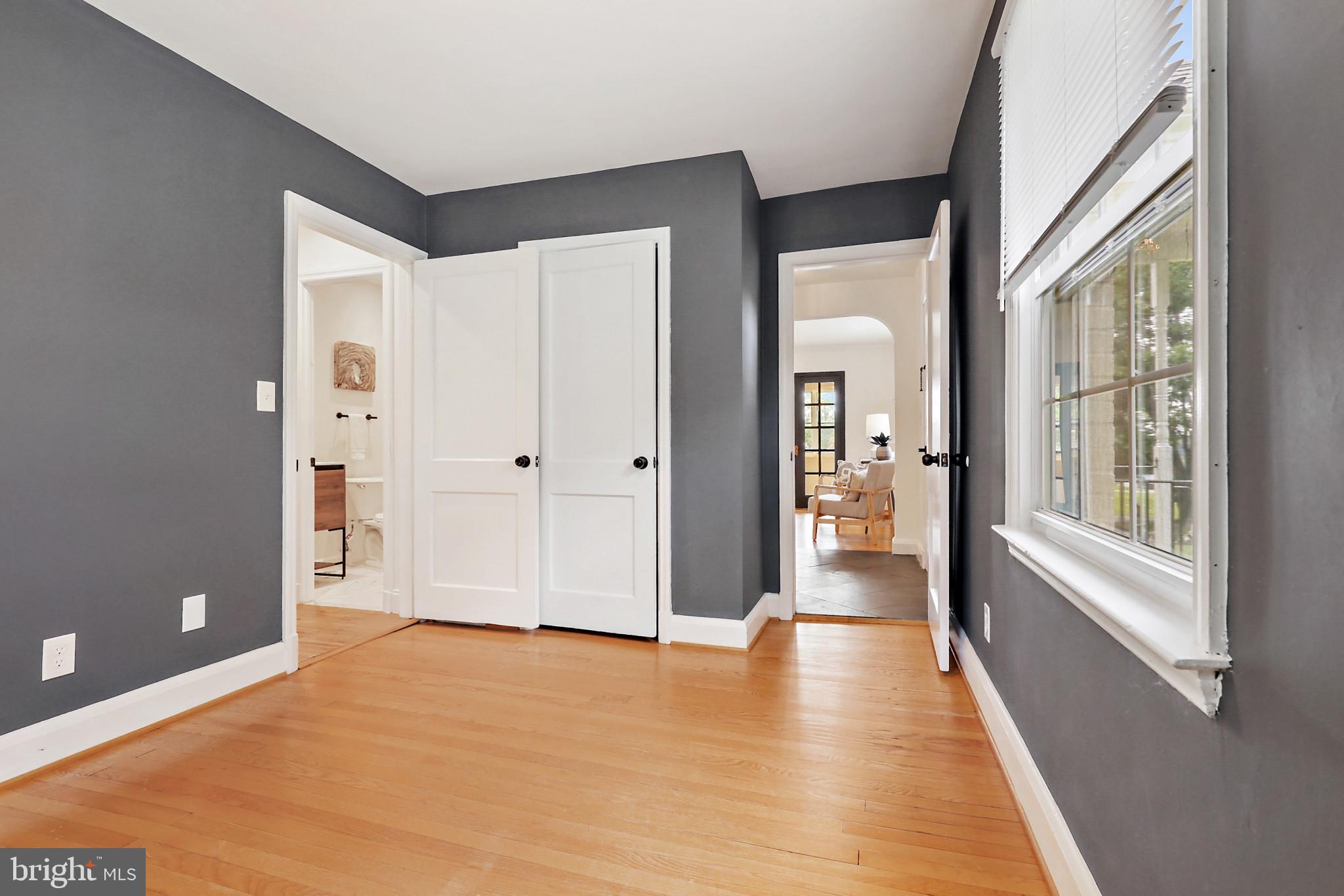 WINDSOR  MILL - Residential