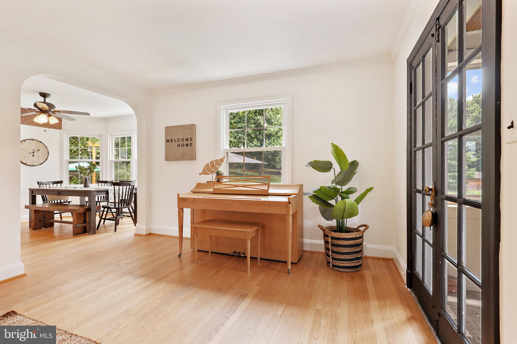 WINDSOR  MILL - Residential