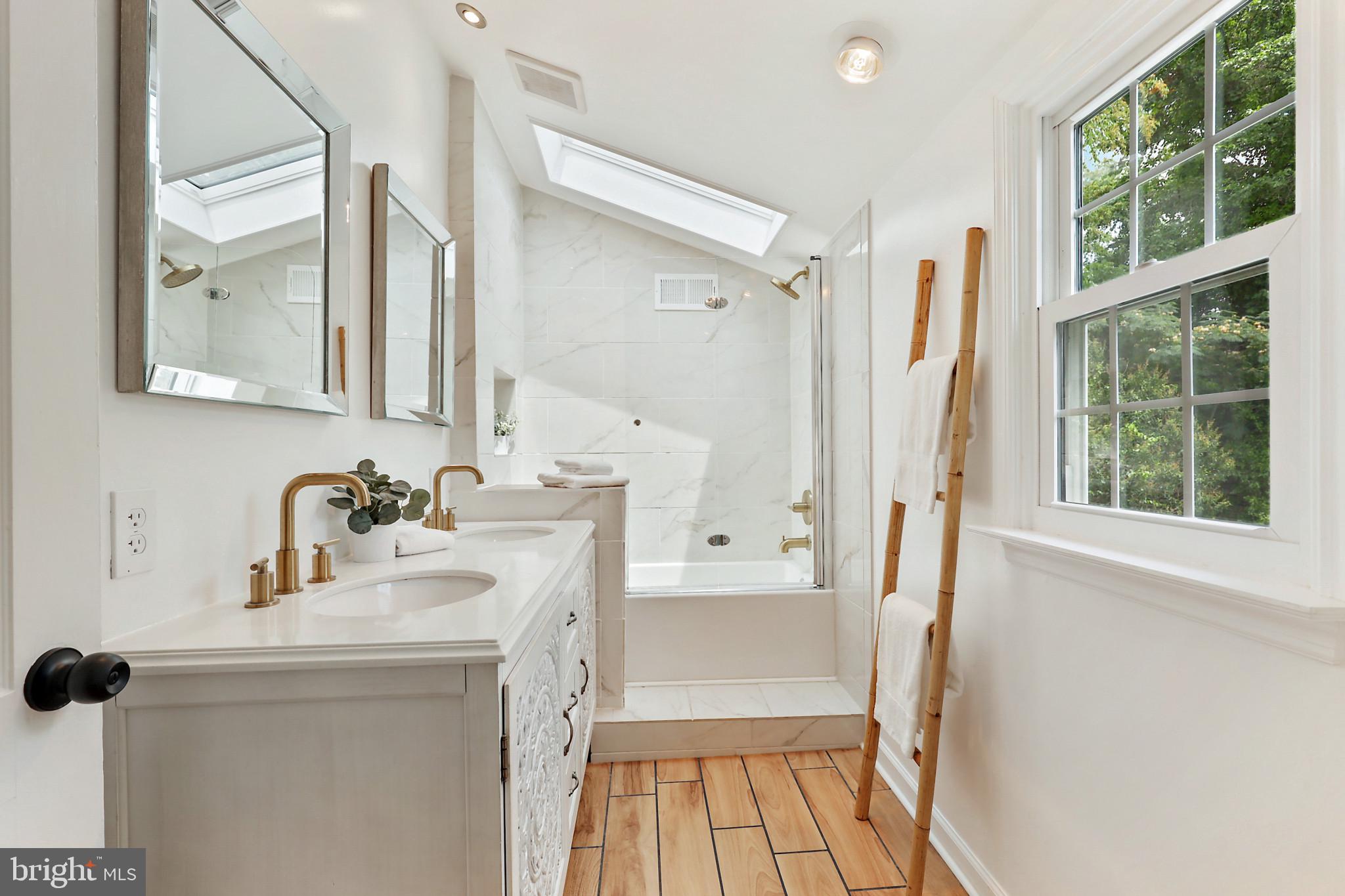 WINDSOR  MILL - Residential