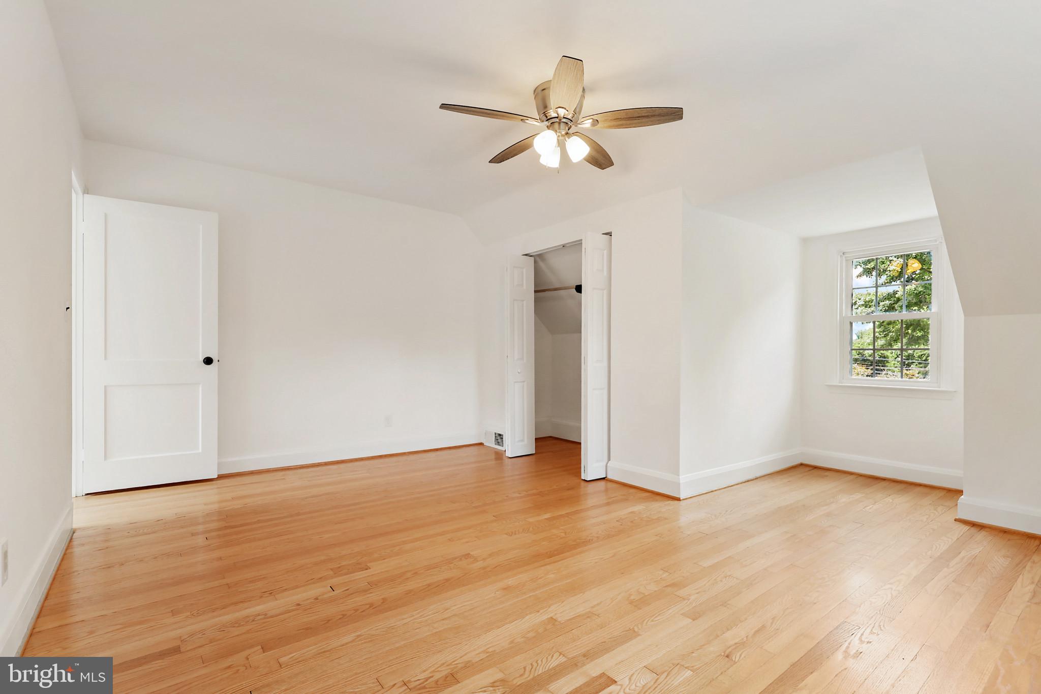 WINDSOR  MILL - Residential