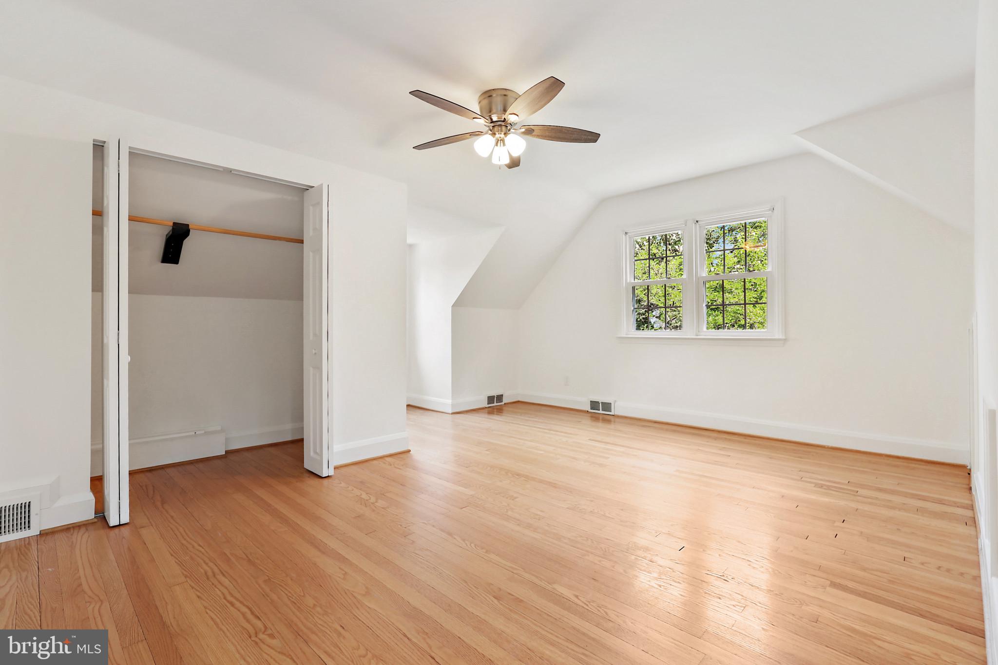 WINDSOR  MILL - Residential