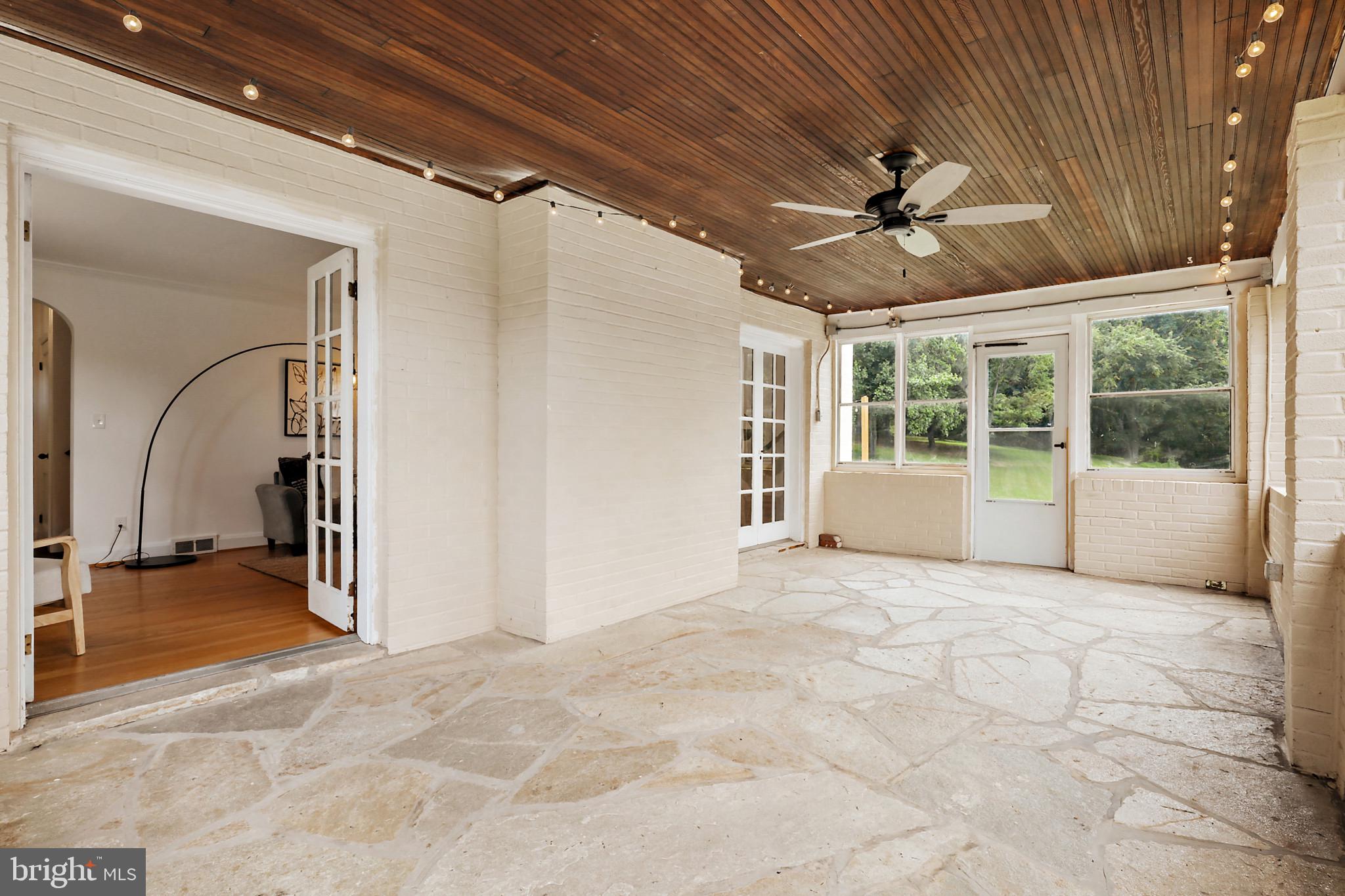 WINDSOR  MILL - Residential