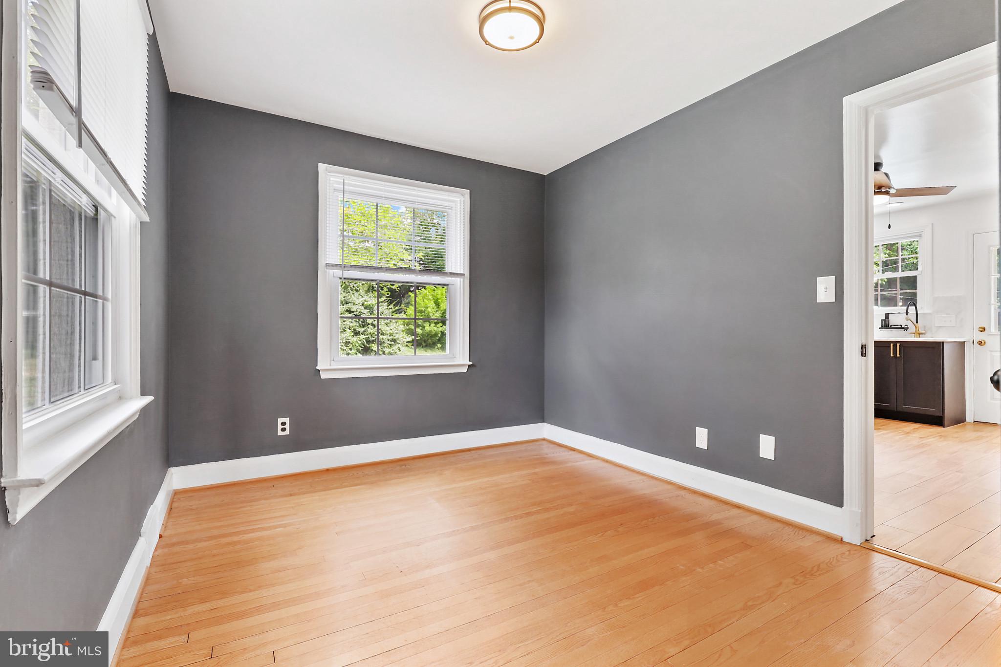 WINDSOR  MILL - Residential