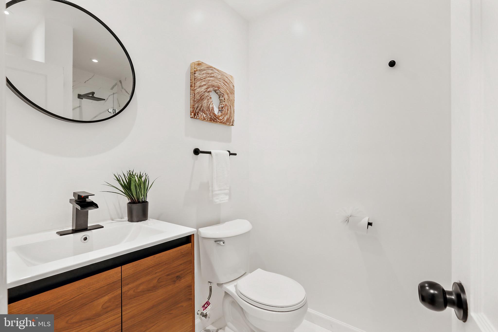 WINDSOR  MILL - Residential