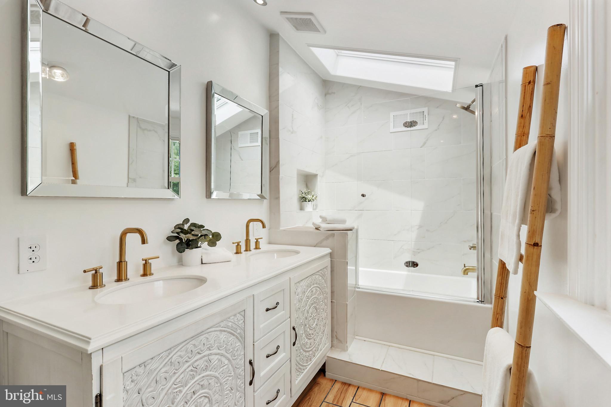 WINDSOR  MILL - Residential