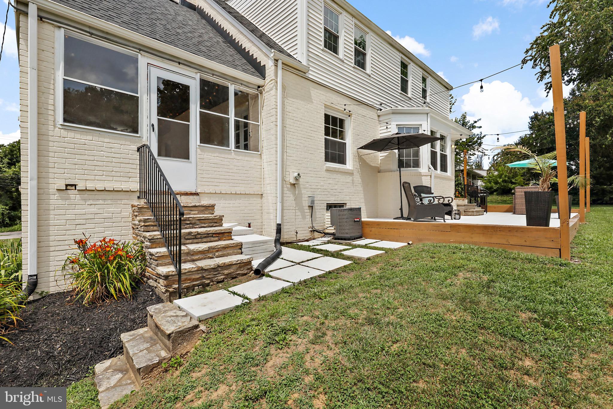 WINDSOR  MILL - Residential