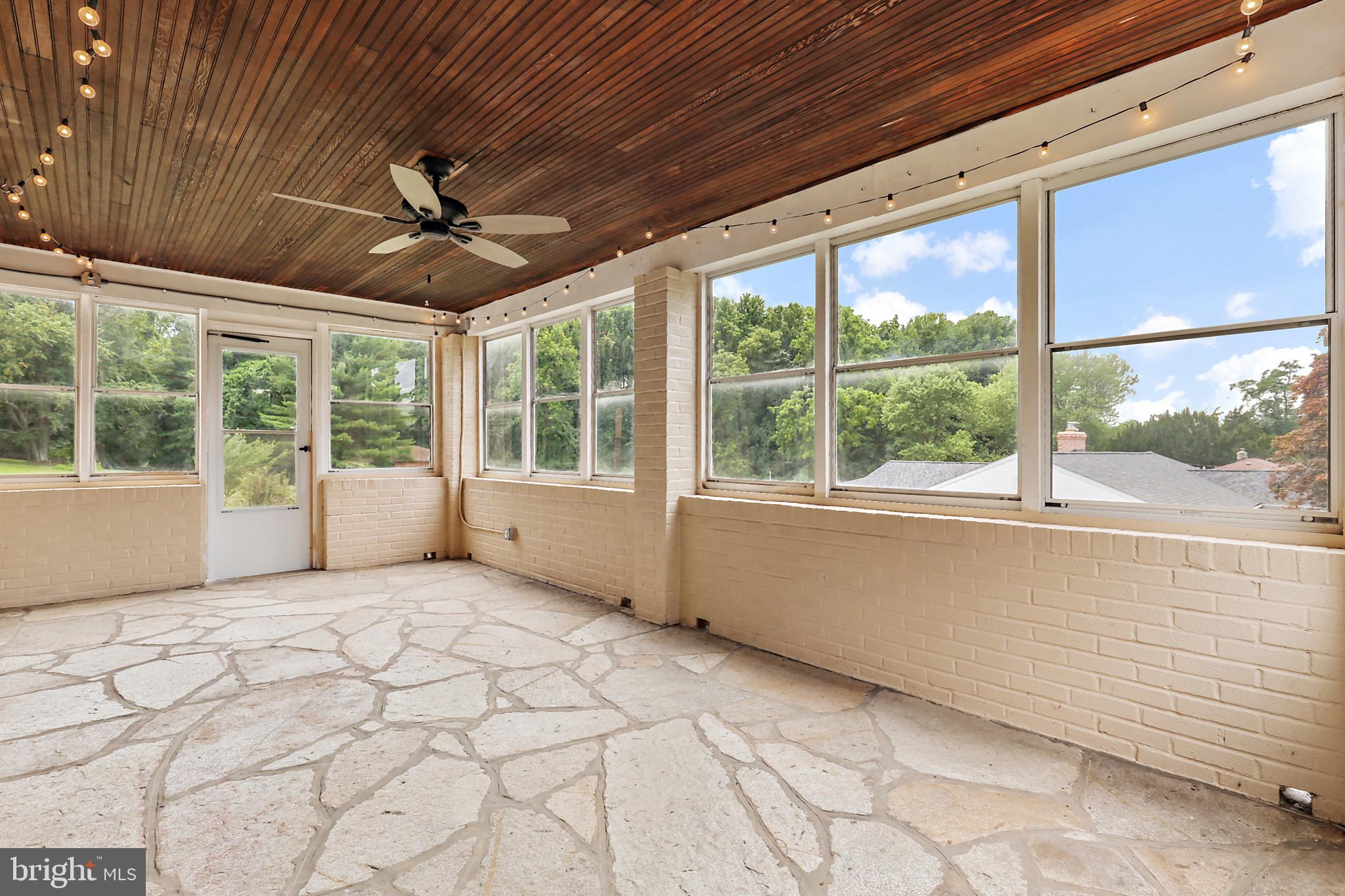 WINDSOR  MILL - Residential