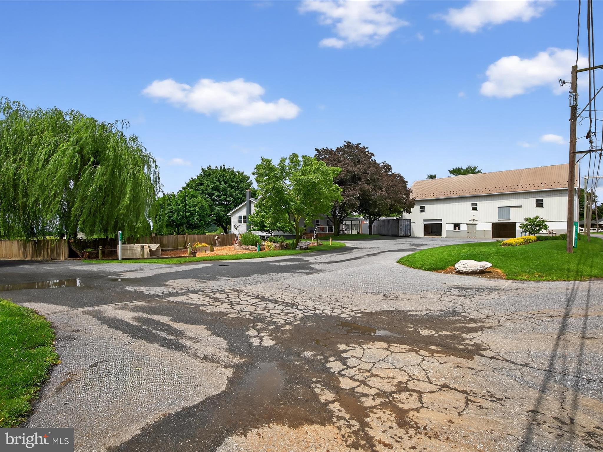 105 FAIRLAND ROAD