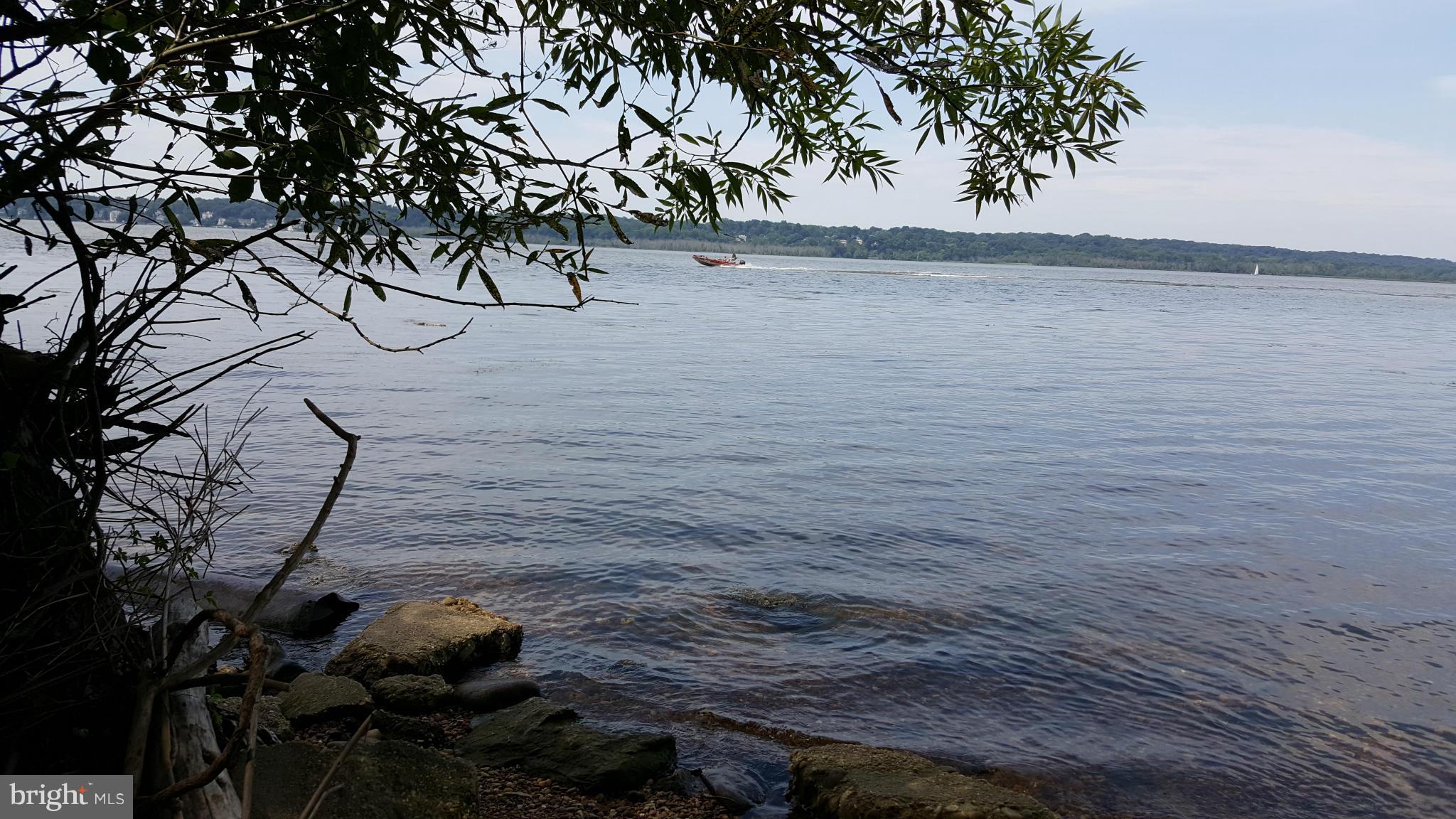 TREASURE COVE - Land