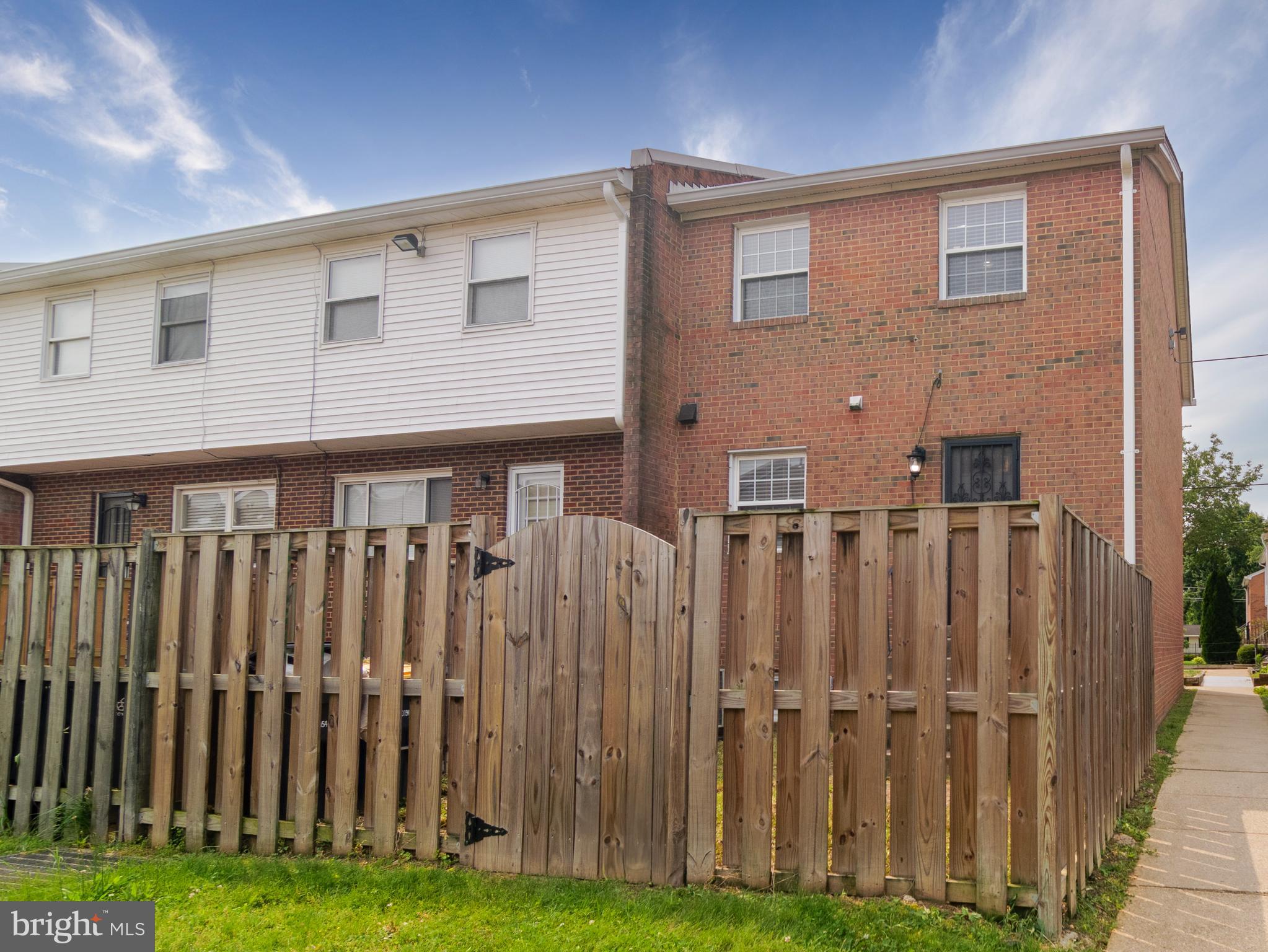 MONIKA COURTS CONDO - Residential Lease