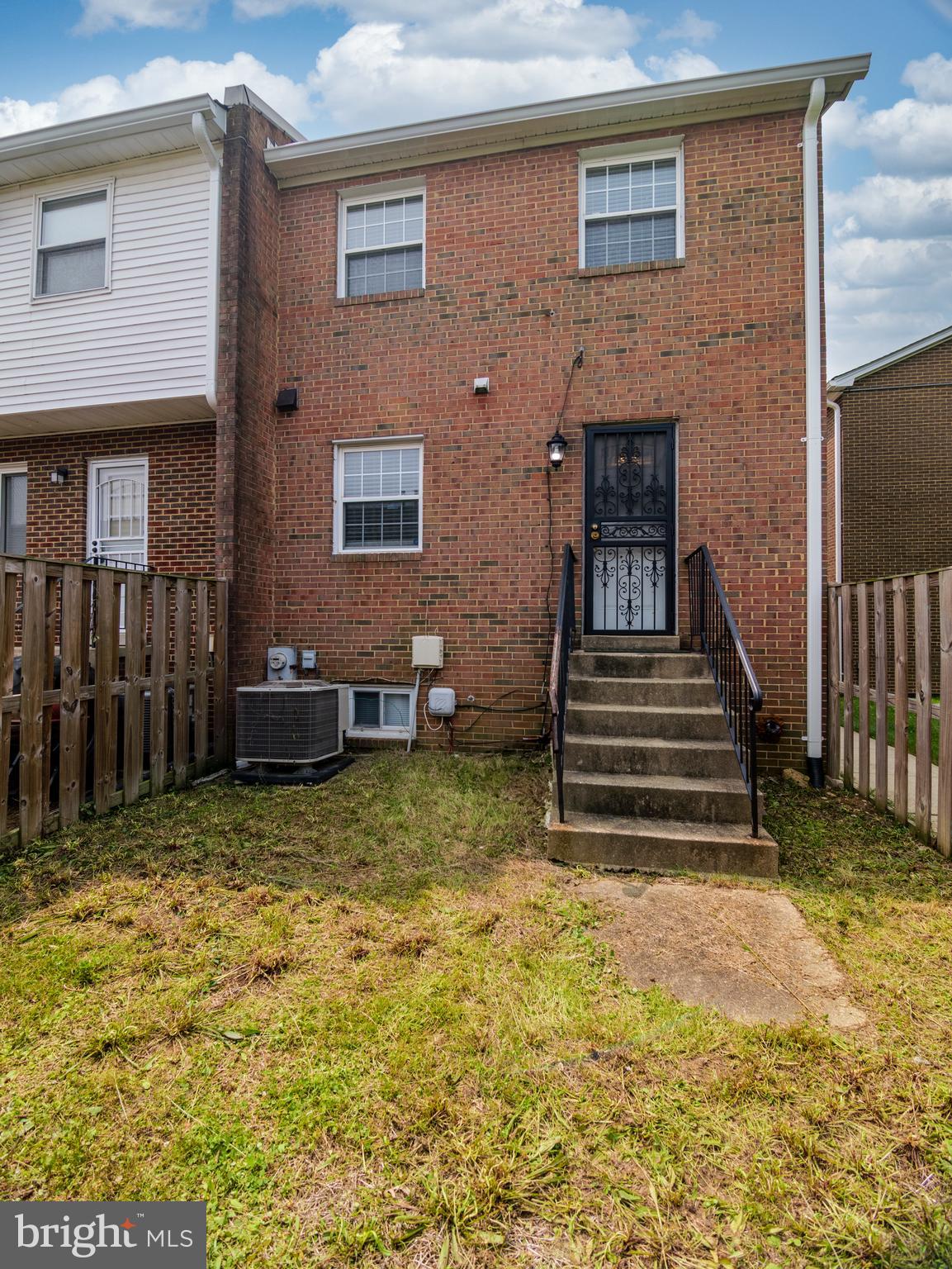 MONIKA COURTS CONDO - Residential Lease