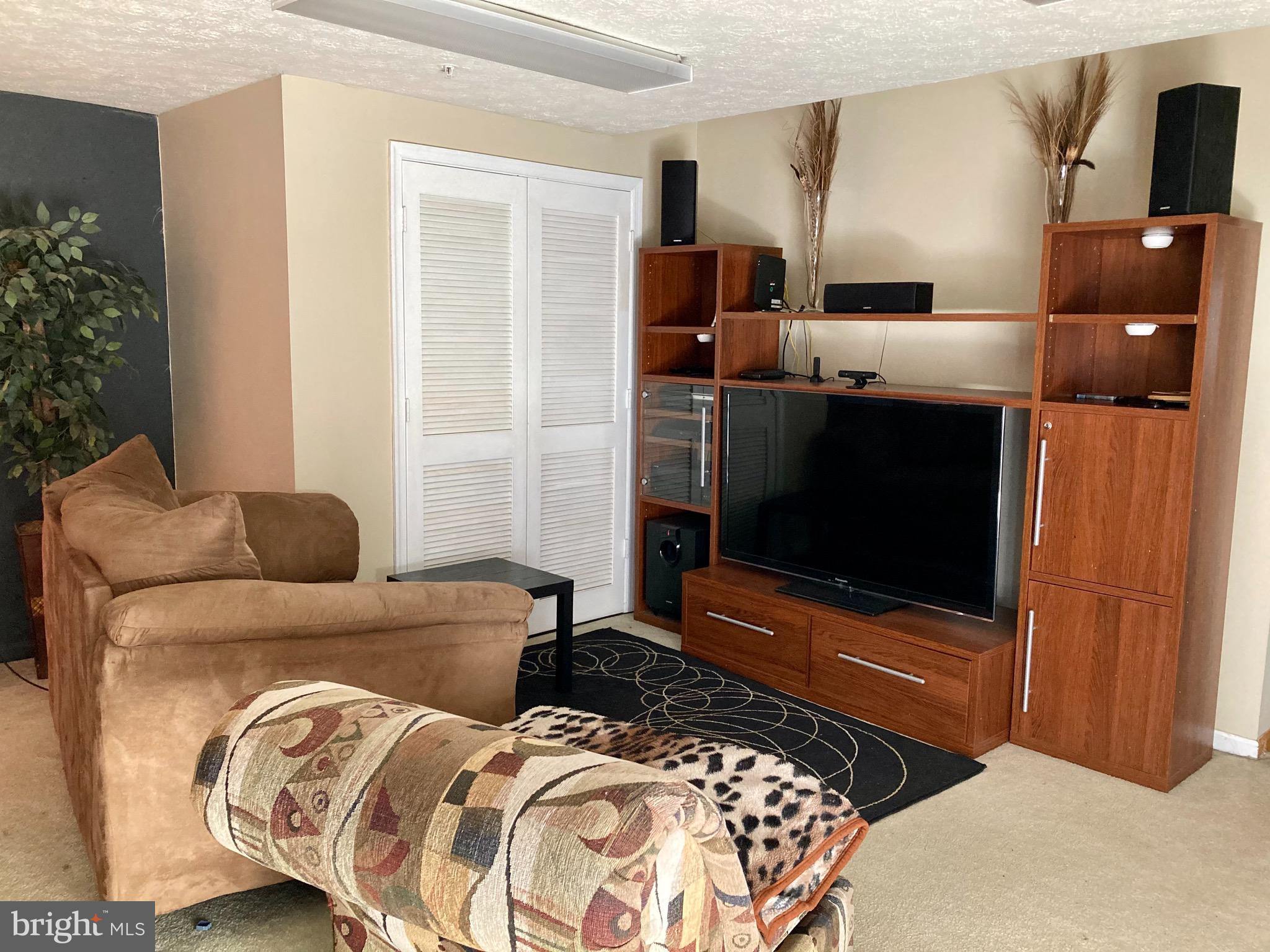 LAKEWOOD ESTATES - Residential