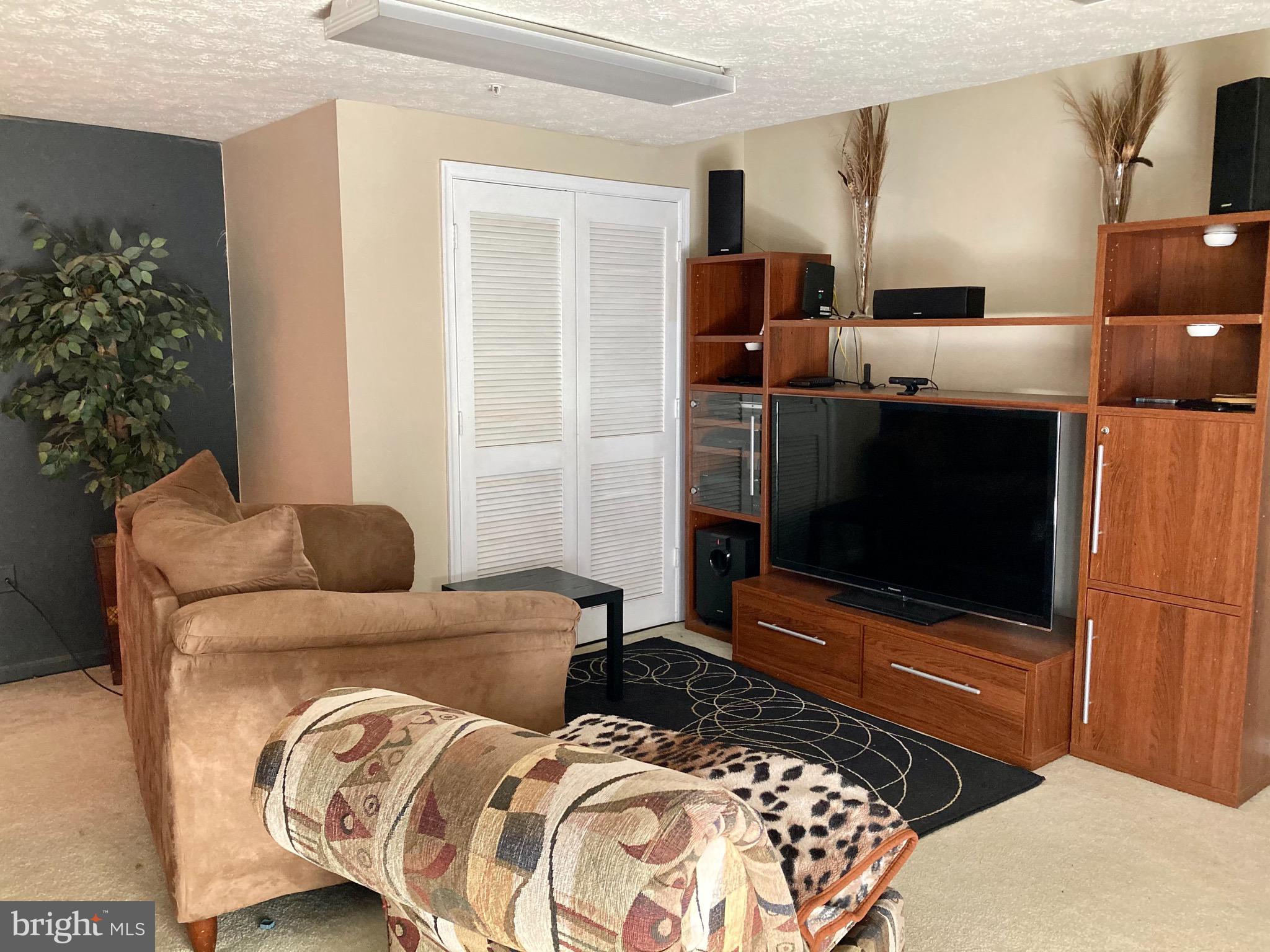 LAKEWOOD ESTATES - Residential