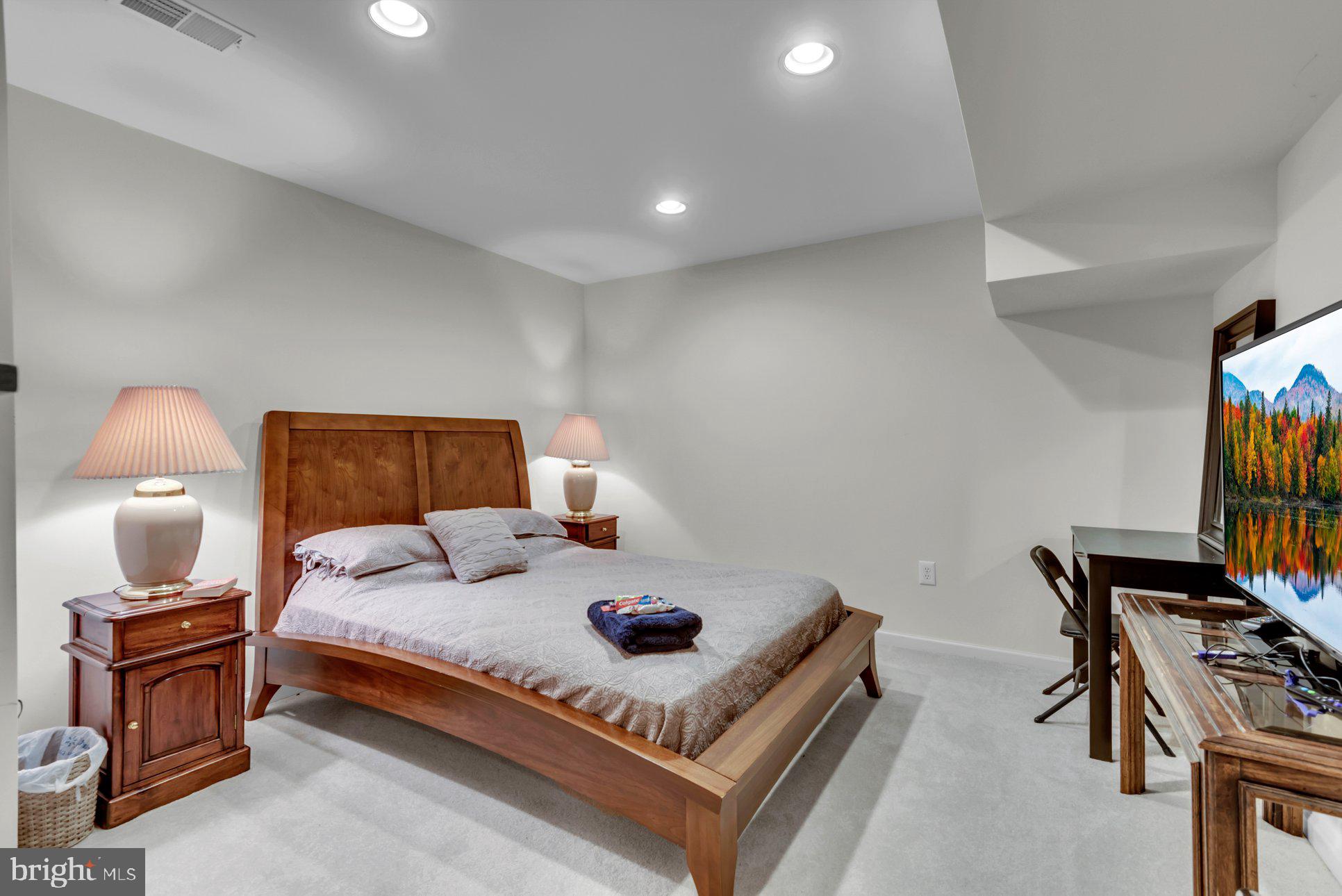 SEVERN CREST - Residential