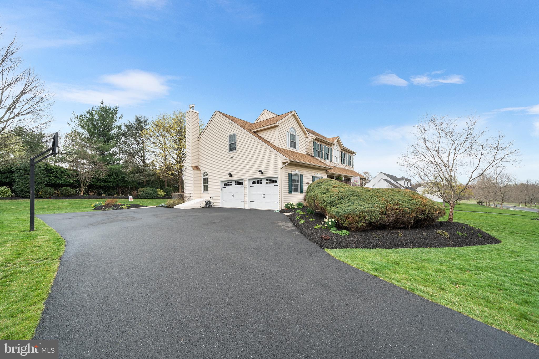 ARBOUR HILL - Residential