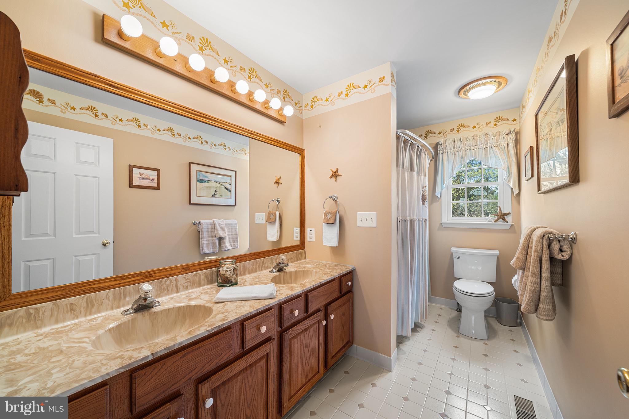 ARBOUR HILL - Residential