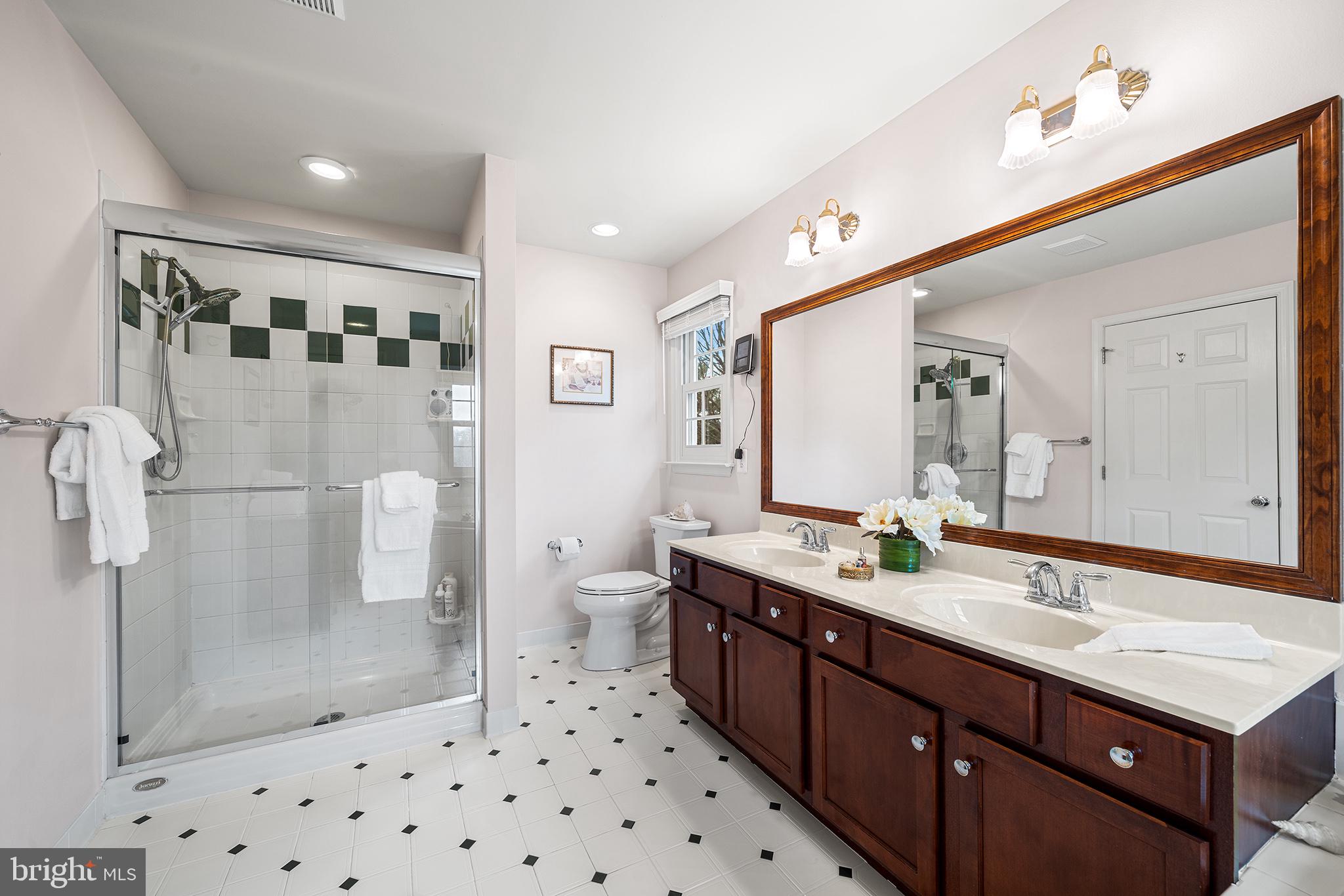 ARBOUR HILL - Residential