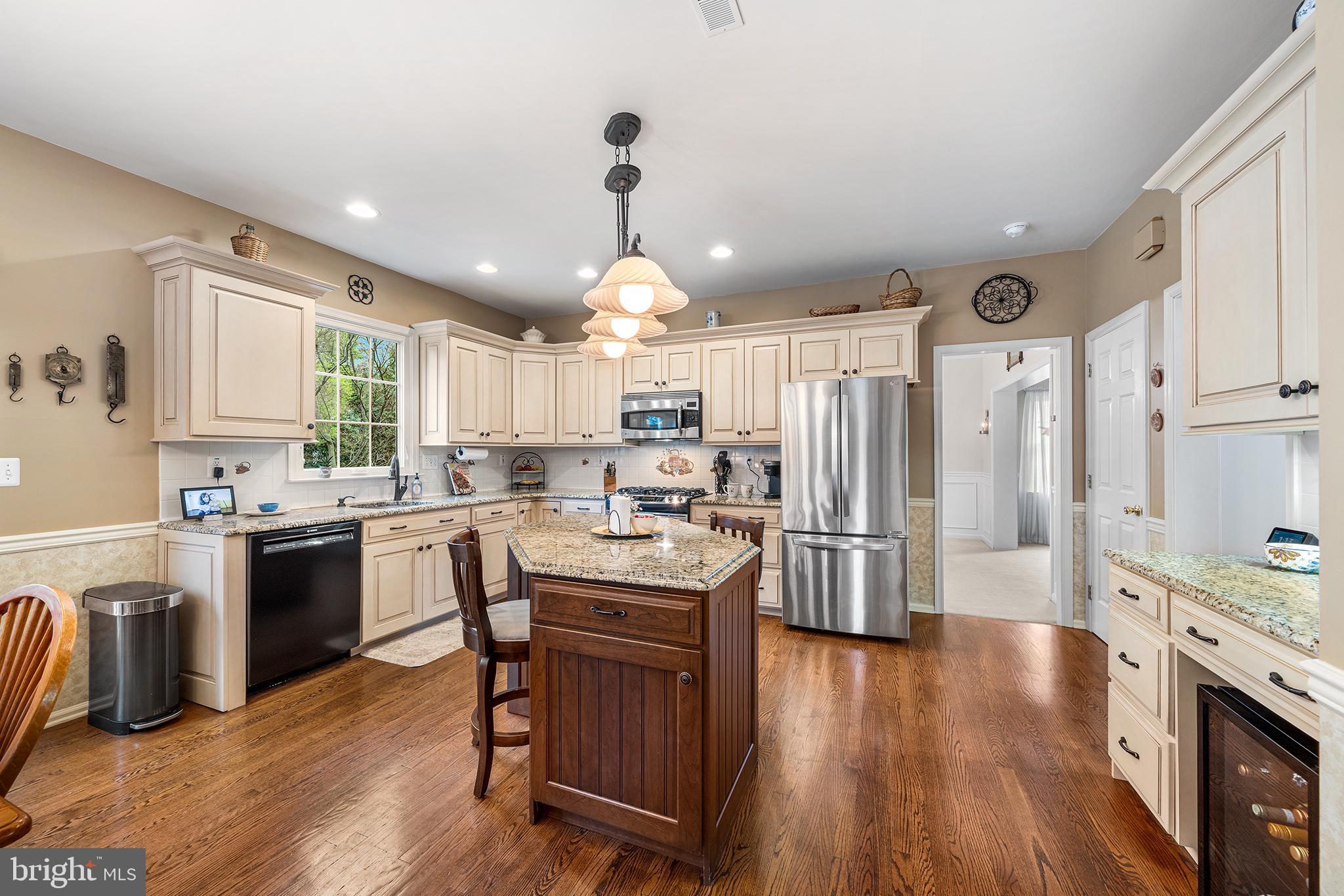 ARBOUR HILL - Residential