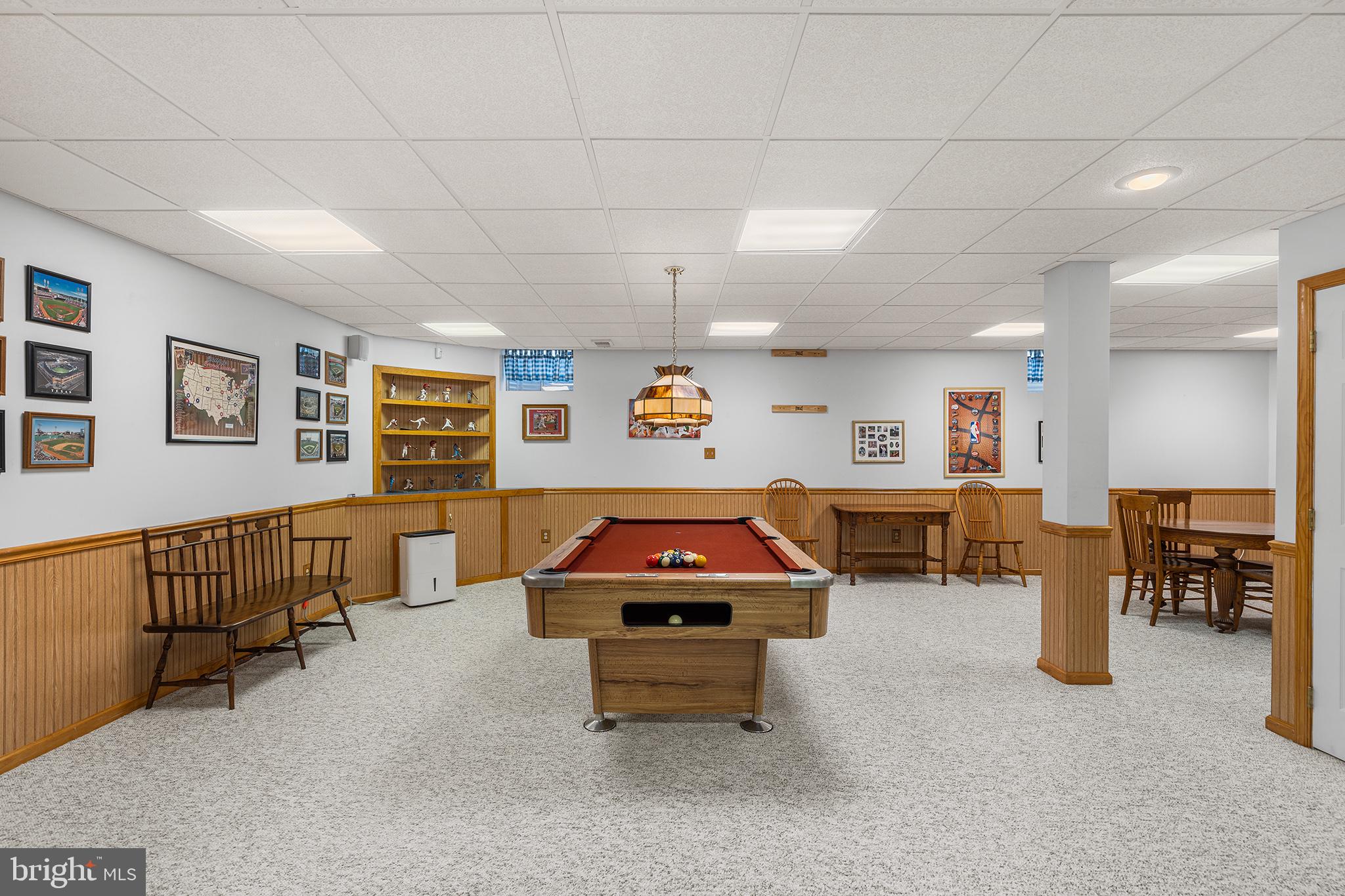 ARBOUR HILL - Residential