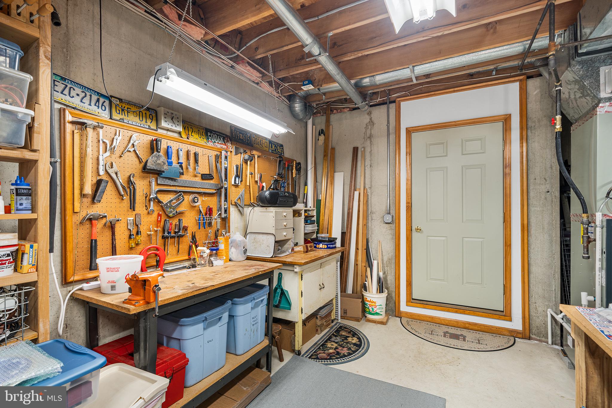 ARBOUR HILL - Residential