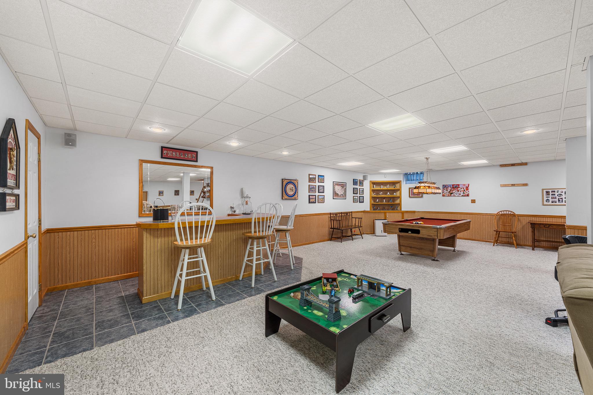 ARBOUR HILL - Residential