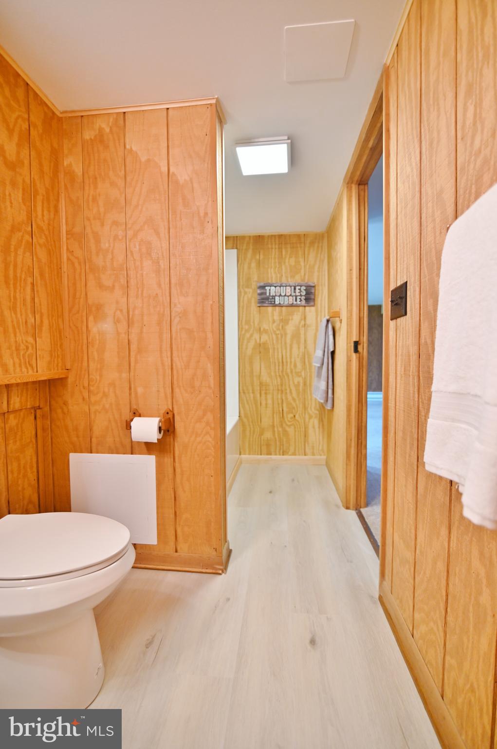 AVONDALE ACRES - Residential