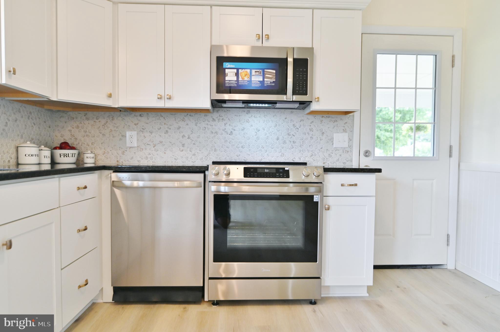 AVONDALE ACRES - Residential