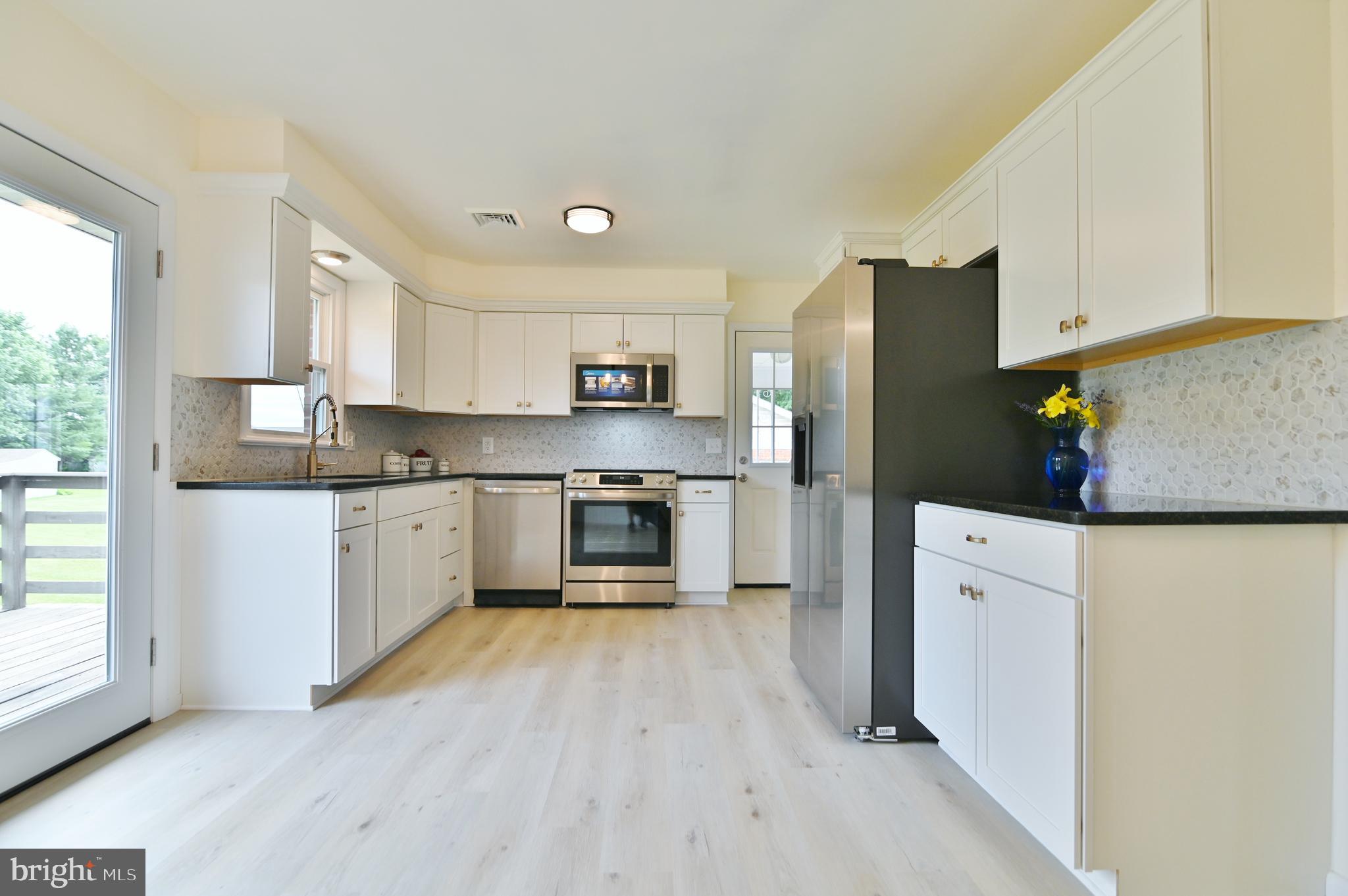 AVONDALE ACRES - Residential