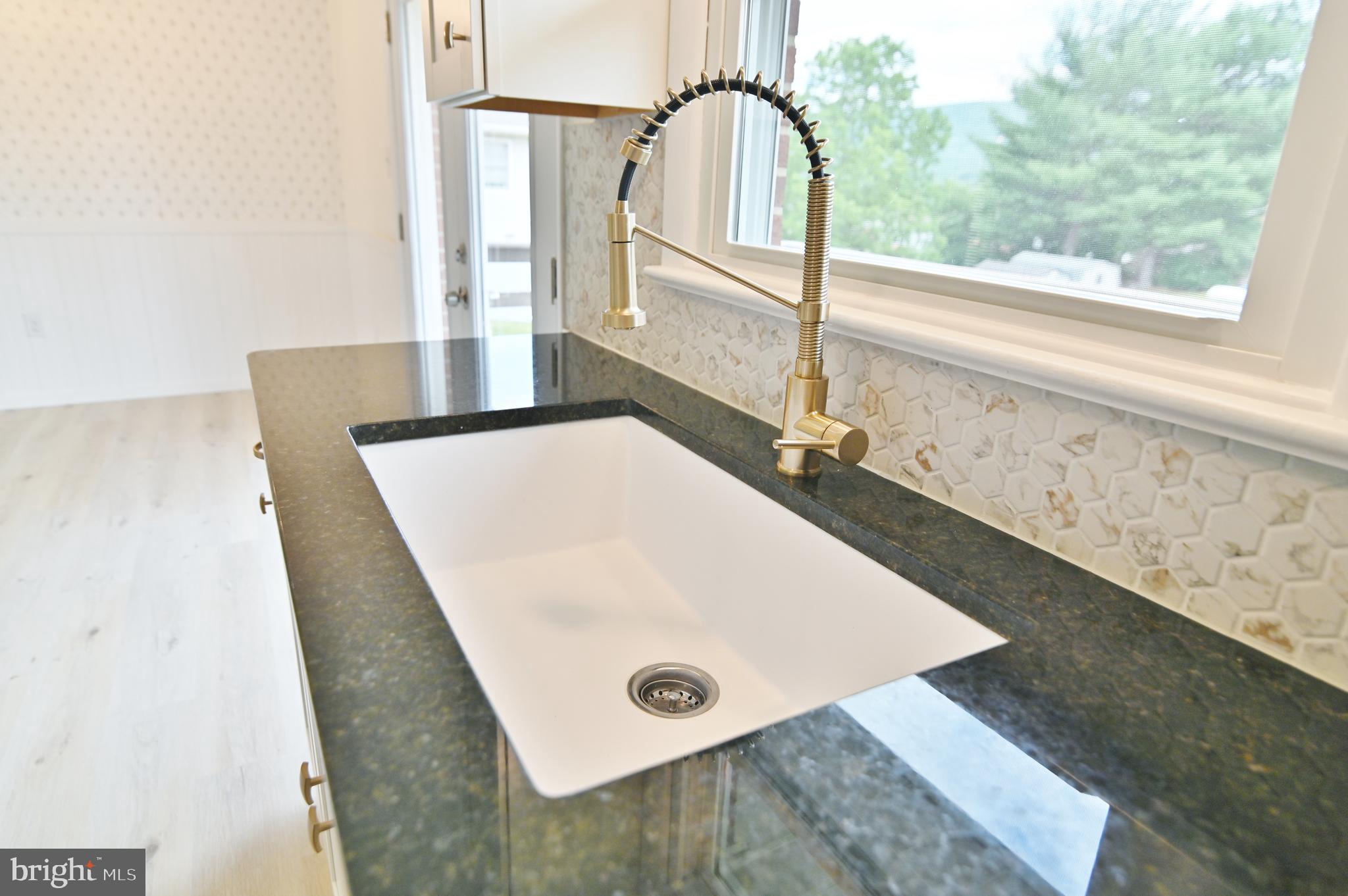 AVONDALE ACRES - Residential