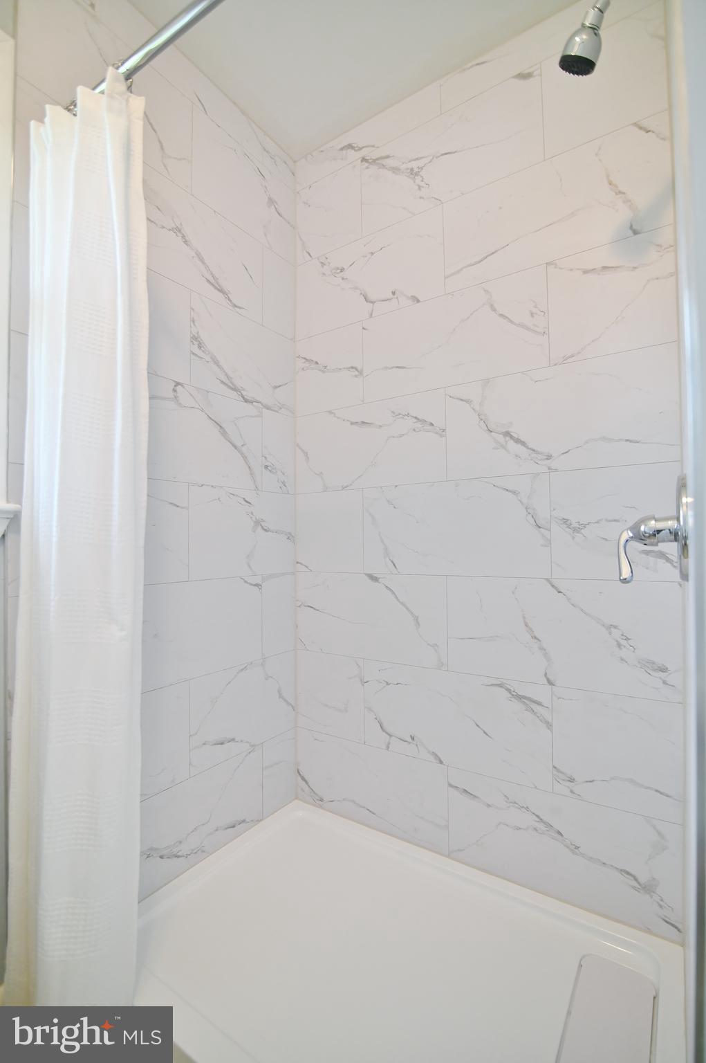 AVONDALE ACRES - Residential